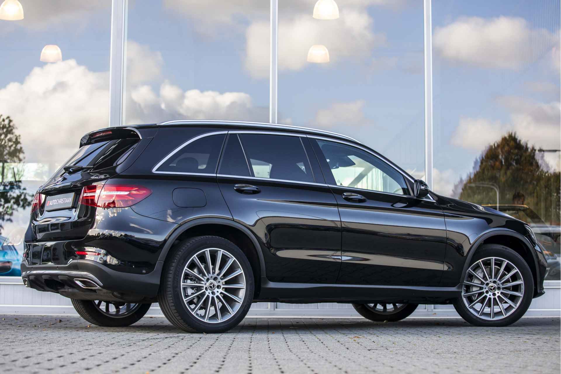 Mercedes-Benz GLC 250 4MATIC Premium Plus AMG | Pano | E-Trekhaak | 20" - 2/49