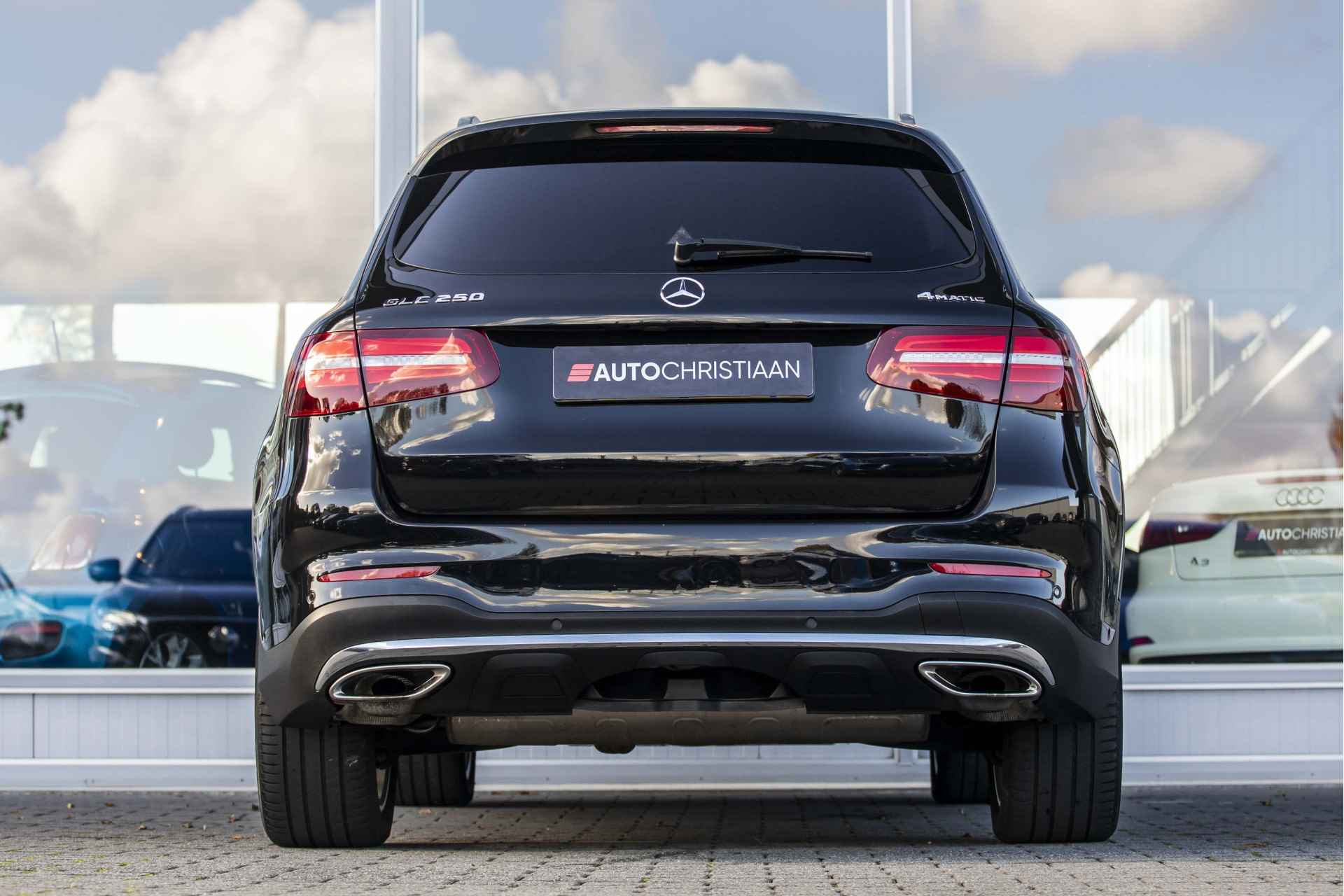 Mercedes-Benz GLC 250 4MATIC Premium Plus AMG | Pano | E-Trekhaak | 20" - 4/49