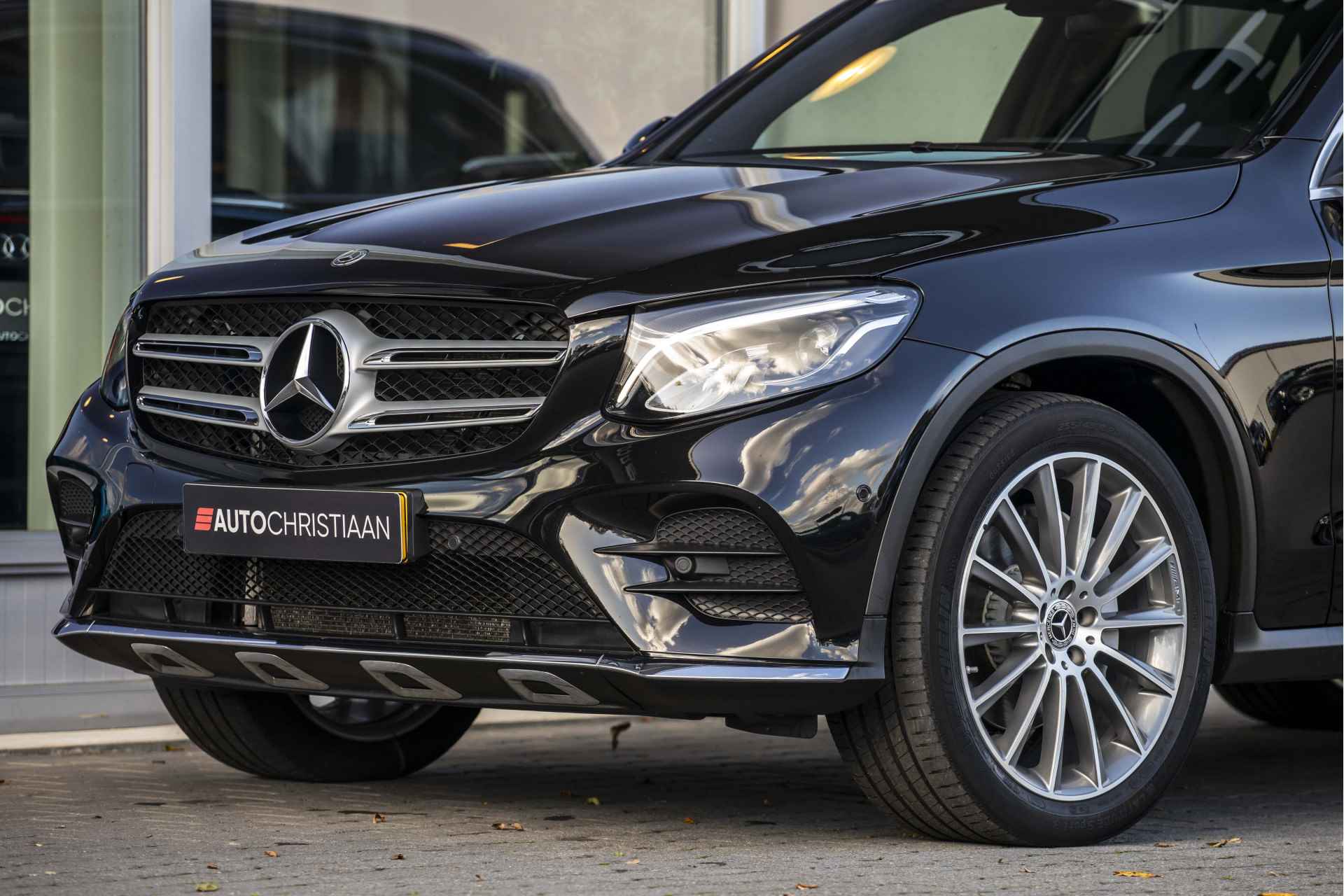 Mercedes-Benz GLC 250 4MATIC Premium Plus AMG | Pano | E-Trekhaak | 20" - 16/49