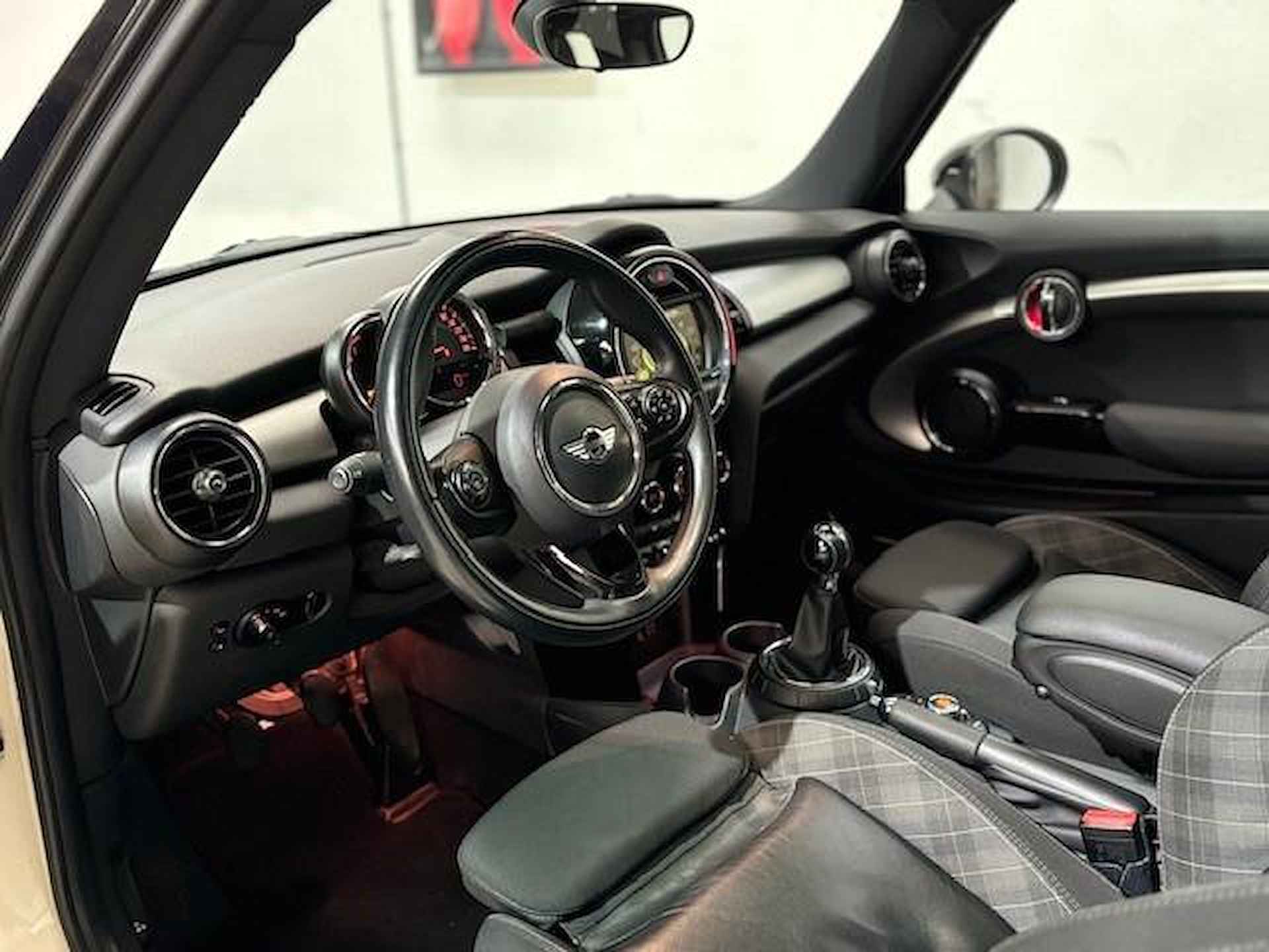 Mini Mini 1.5 Cooper Chili Business | Navigatie | Cruise control | Panoramadak | LED | NL Auto | 2e Eigenaar | - 6/25