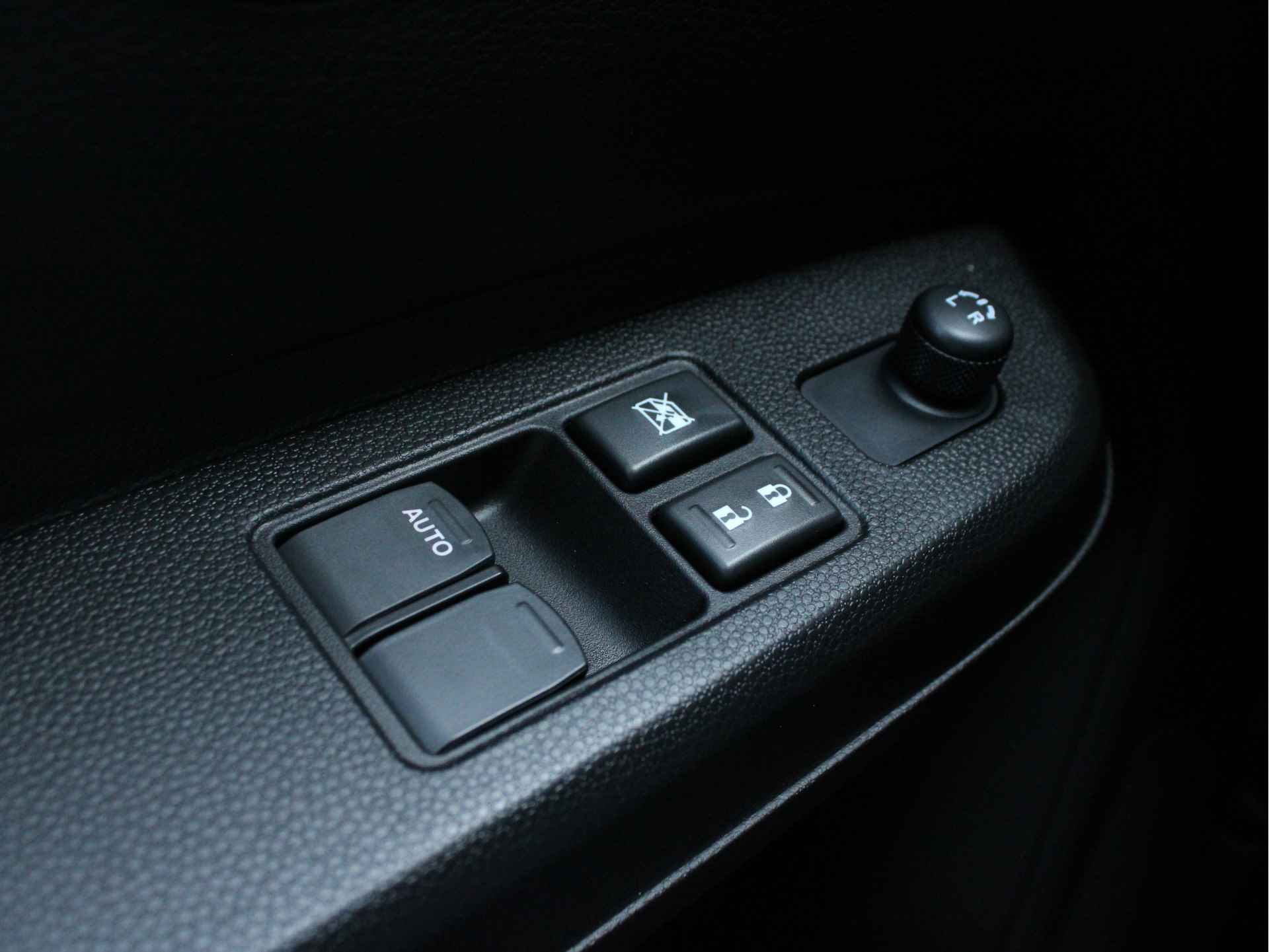 Suzuki Ignis 1.2 Smart Hybrid Select 6 Jaar Garantie, Carplay/Android Auto, DAB Radio, Achteruitrijcamera, Bluetooth - 31/35