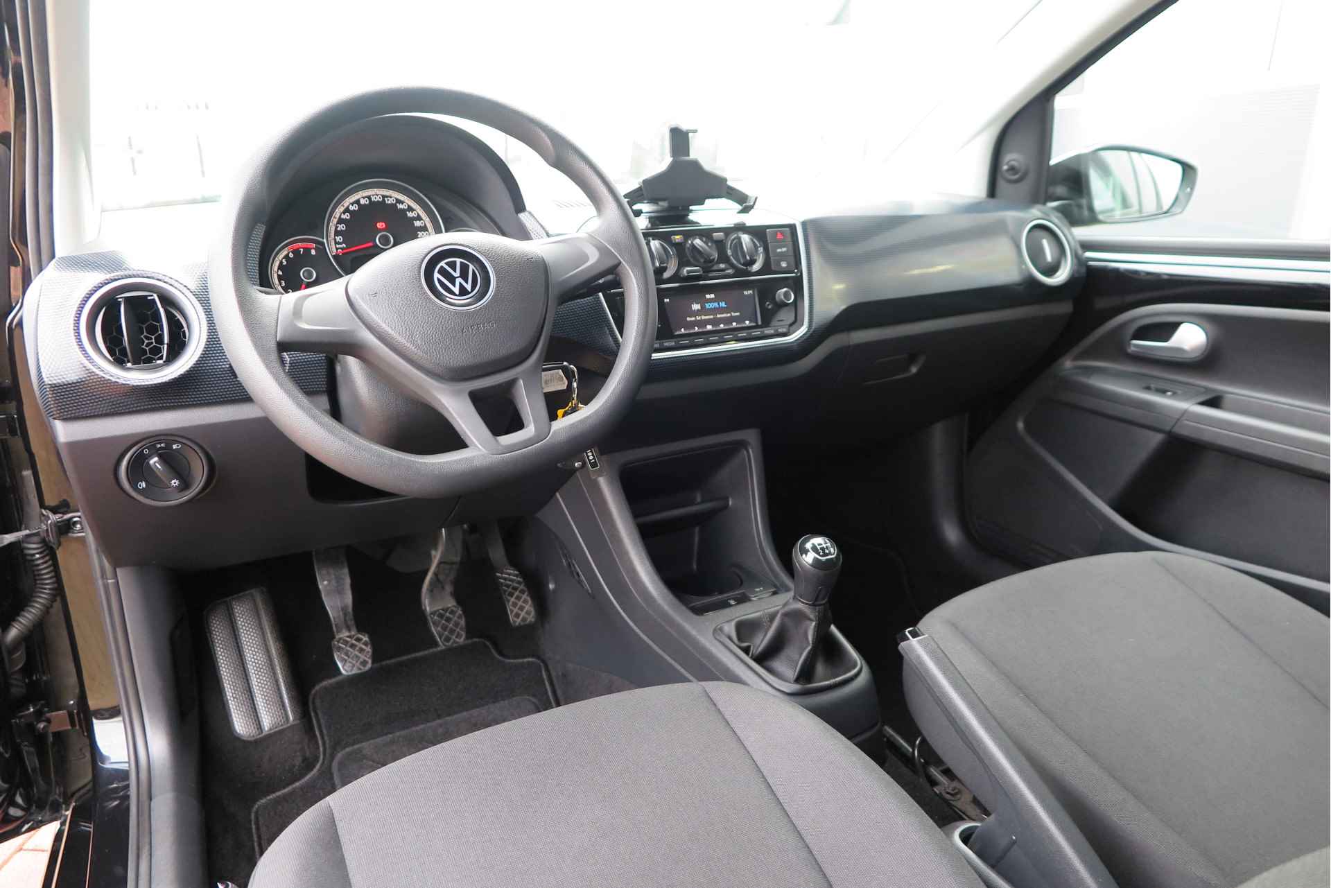 Volkswagen up! 1.0 BMT 65pk move up! Airco,Navi via Carplay, DAB+ radio, Rijstrooksensor, Carplay/Android auto etc. - 13/53