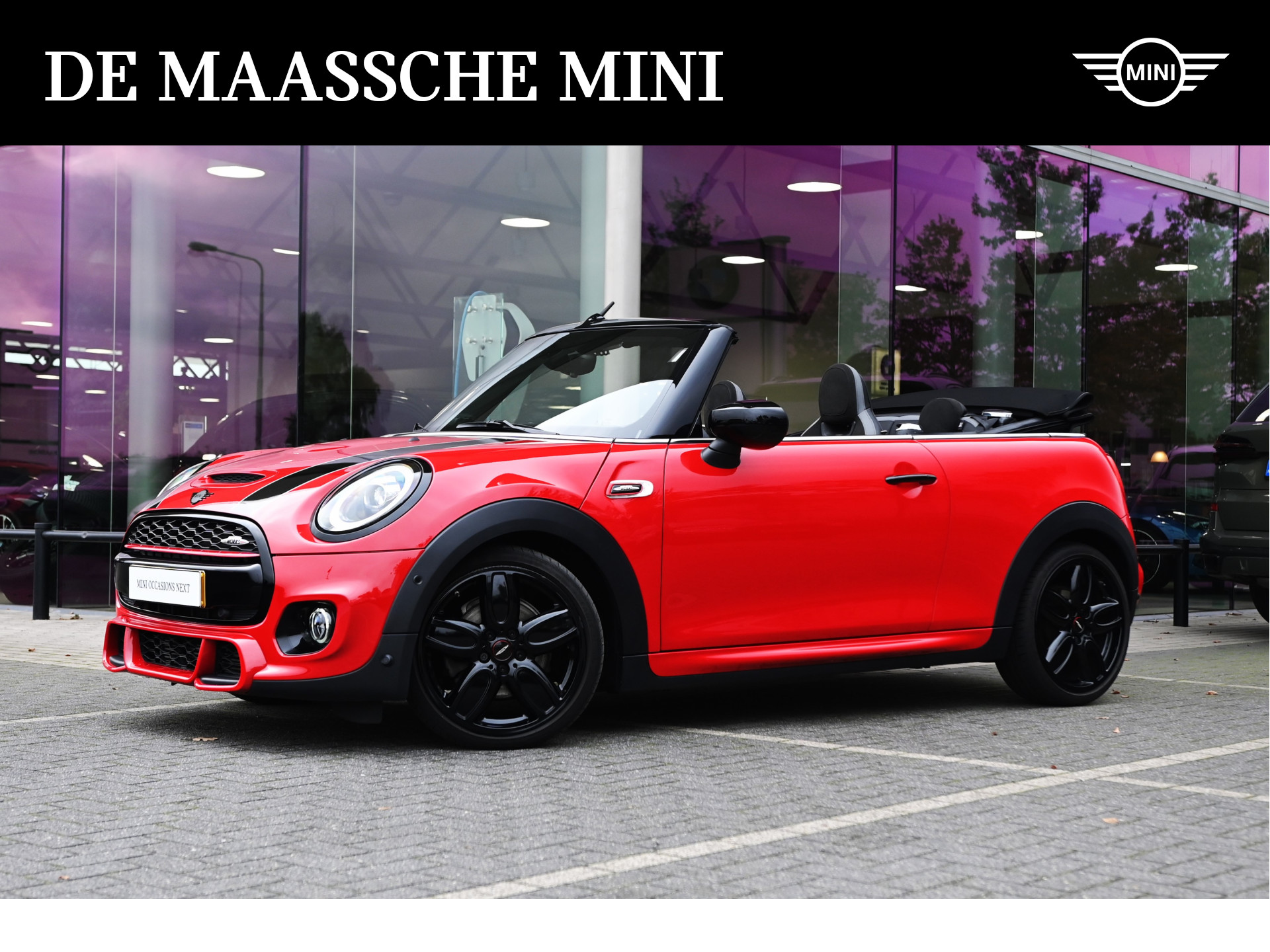 MINI Cabrio Cooper S Hammersmith Automaat / JCW Trim Pakket / Achteruitrijcamera / Comfort Access / JCW Sportstoelen / Head-Up / LED / Park Assistant