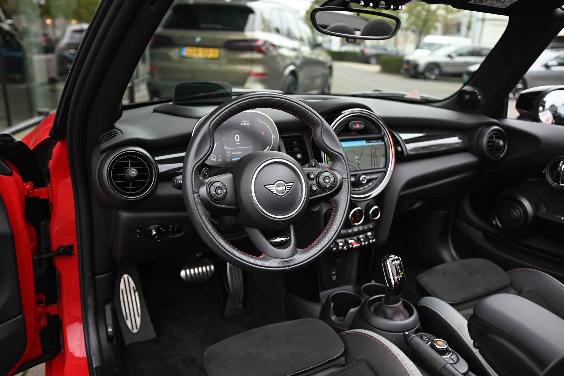 MINI Cabrio Cooper S Hammersmith Automaat / JCW Trim Pakket / Achteruitrijcamera / Comfort Access / JCW Sportstoelen / Head-Up / LED / Park Assistant - 7/28