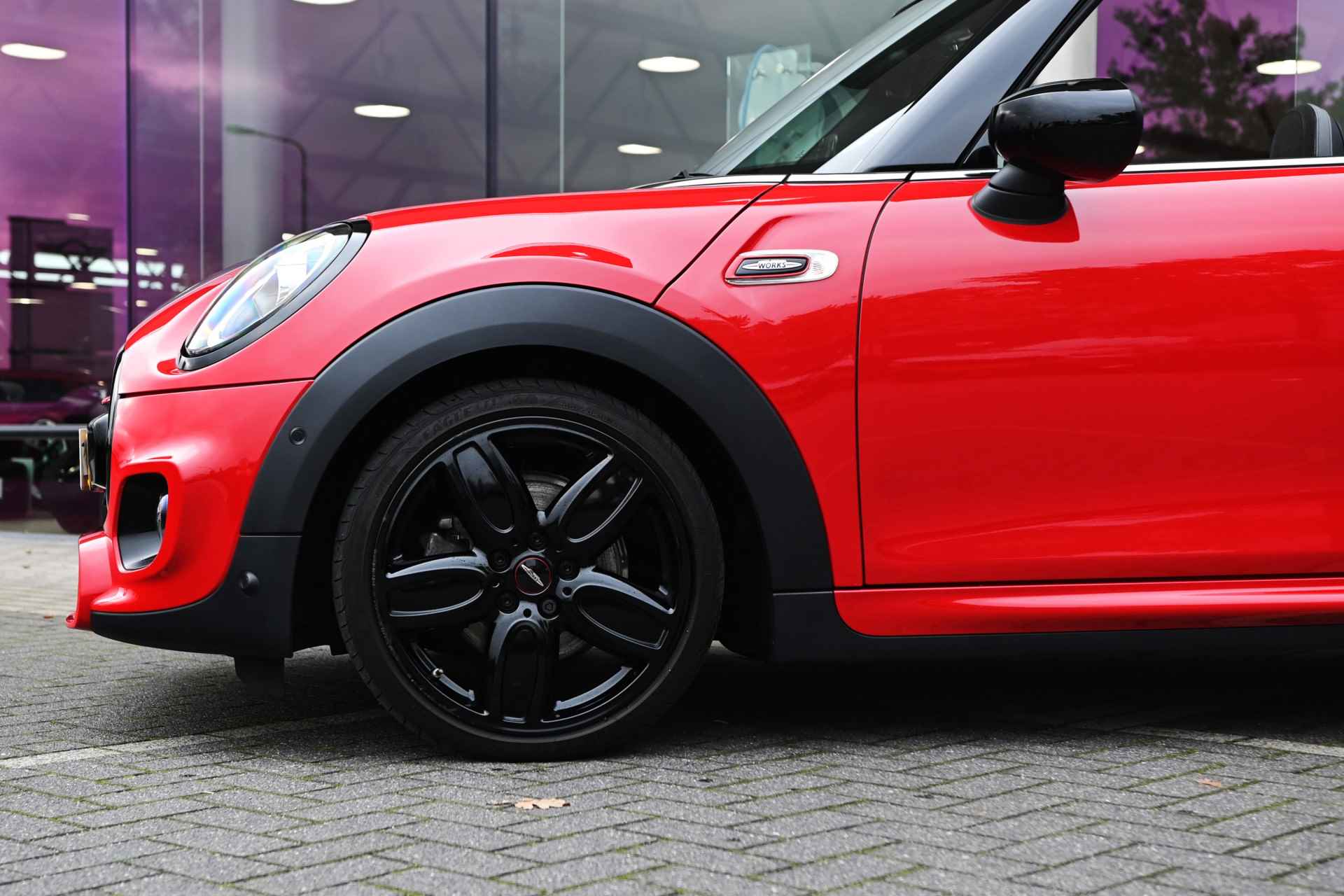 MINI Cabrio Cooper S Hammersmith Automaat / JCW Trim Pakket / Achteruitrijcamera / Comfort Access / JCW Sportstoelen / Head-Up / LED / Park Assistant - 8/28