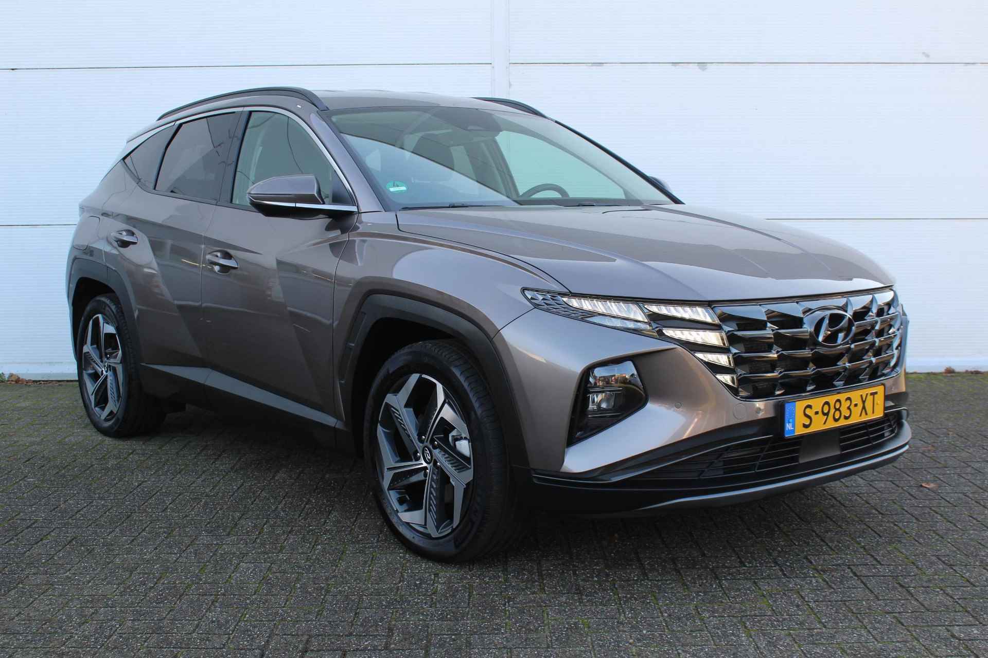 Hyundai Tucson 1.6 T-GDI PHEV Comfort Smart 4WD / Trekhaak (1350 KG) / Navigatie + Apple Carplay/Android Auto / Cruise Control Adaptief / Climate Control / Stoel- + Stuurverwarming / - 17/52