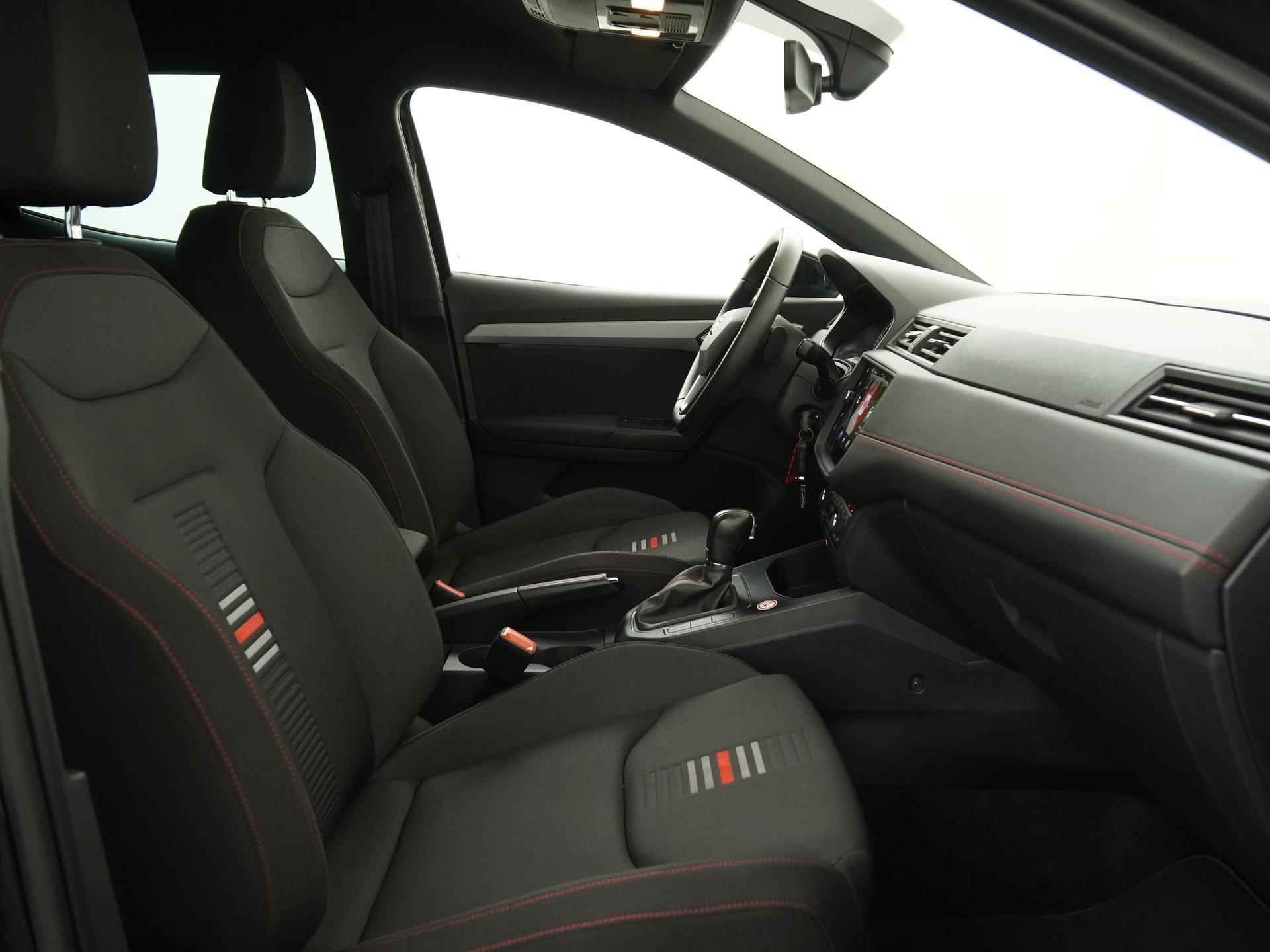 SEAT Ibiza 1.0 TSI FR Business Intense | LED | Camera | Carplay | Winter pakket |  Zondag Open! - 3/37