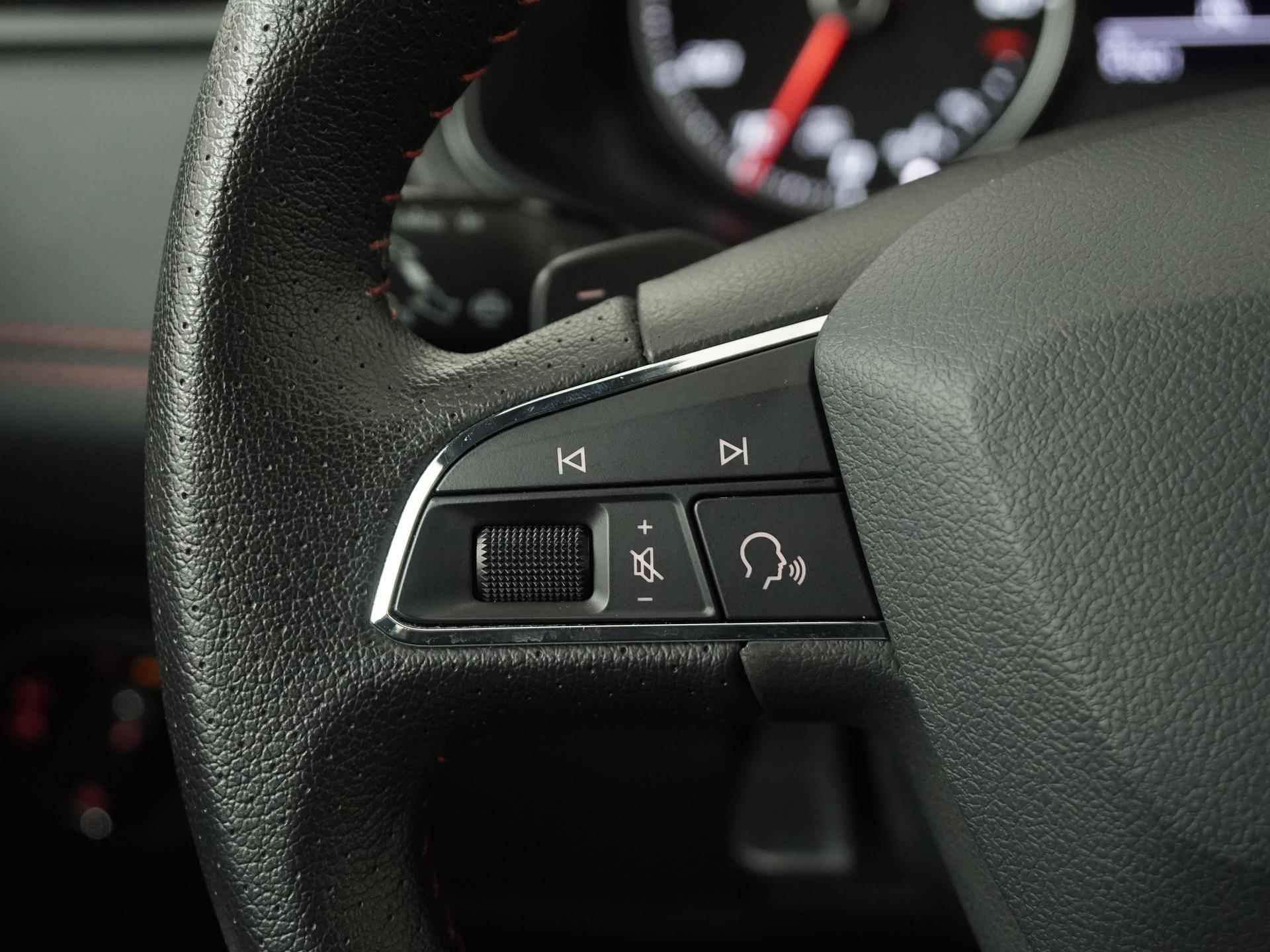 SEAT Ibiza 1.0 TSI FR Business Intense | LED | Camera | Carplay | Winter pakket |  Zondag Open! - 7/37