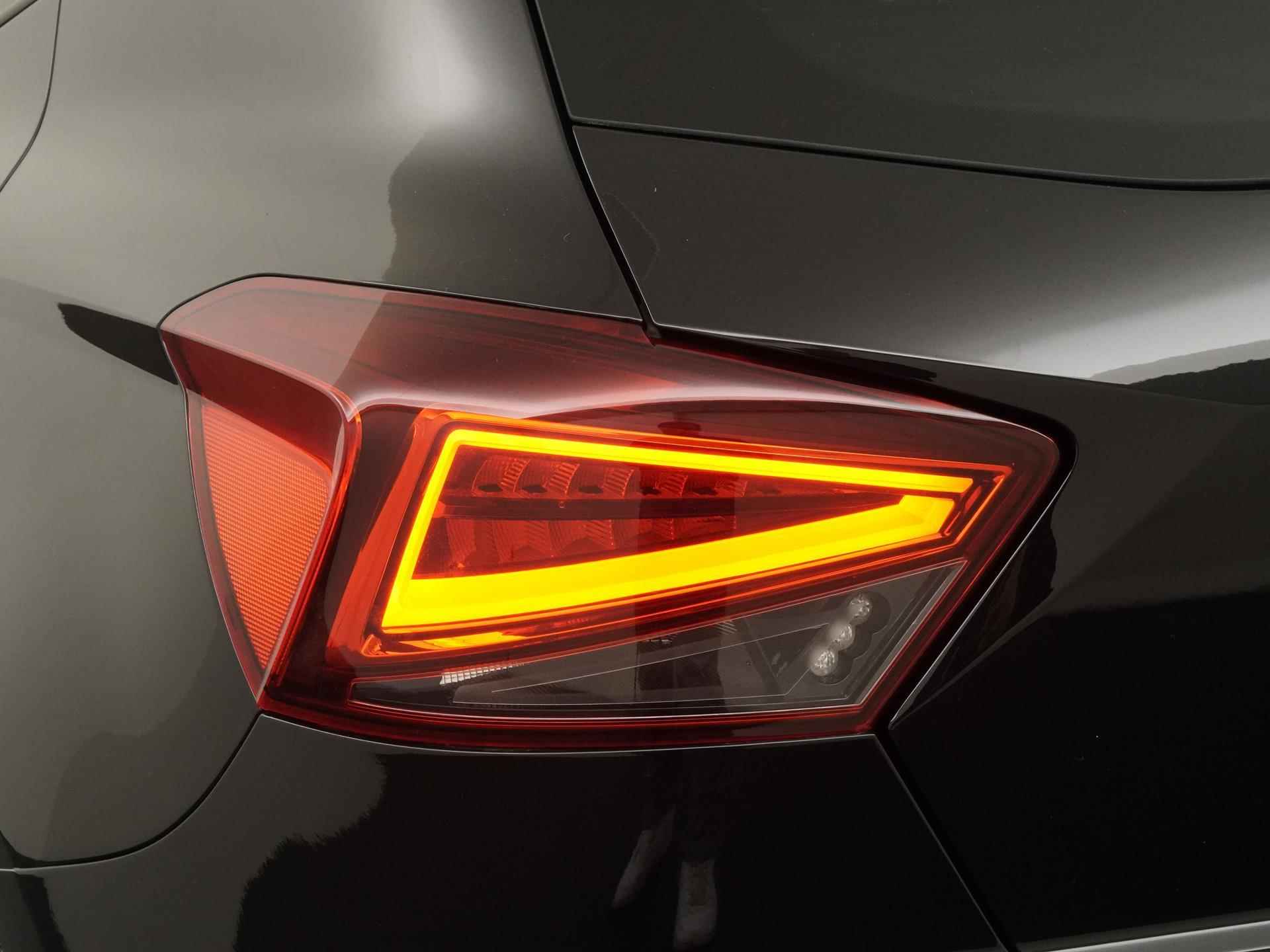 SEAT Ibiza 1.0 TSI FR Business Intense | LED | Camera | Carplay | Winter pakket |  Zondag Open! - 23/37