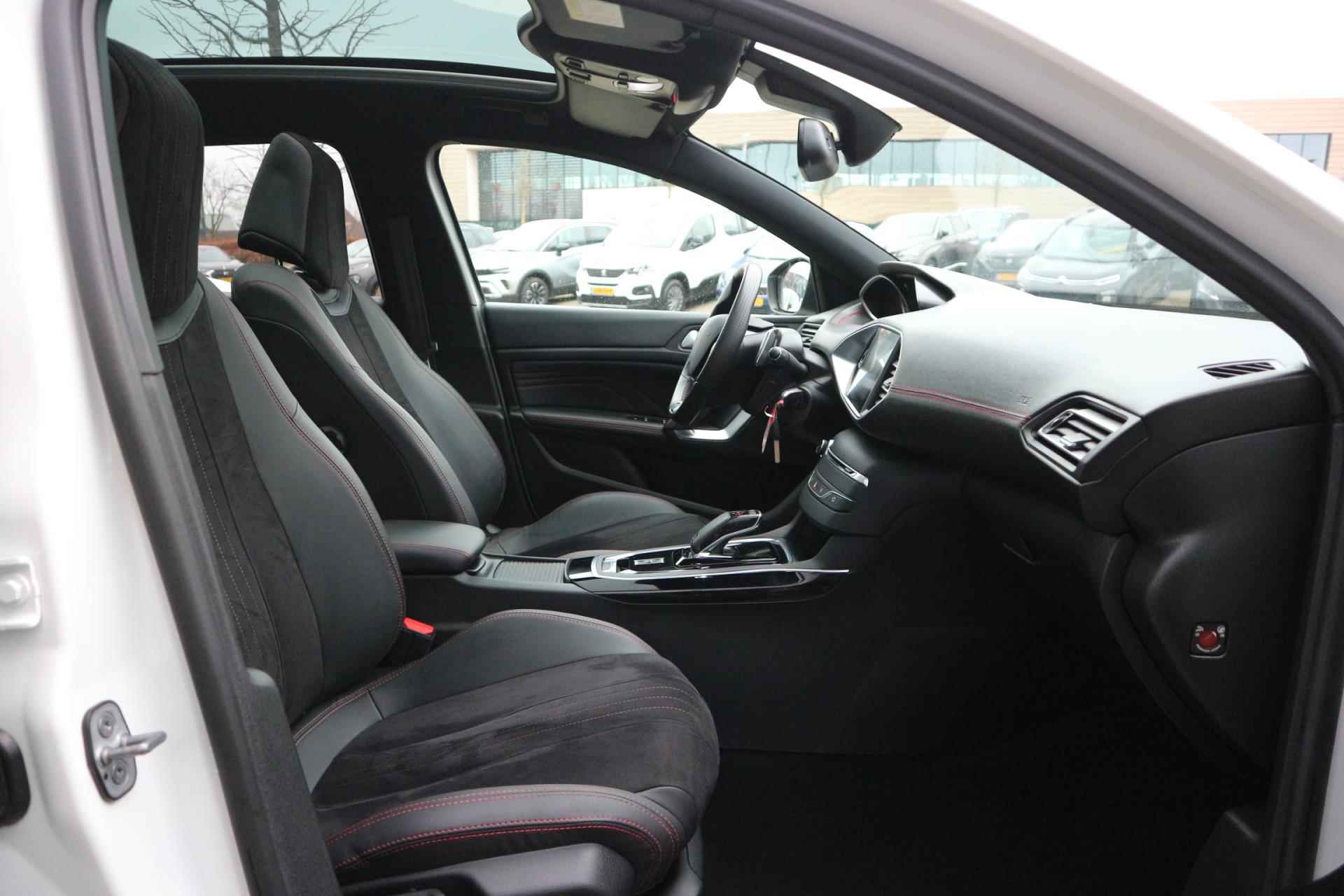 Peugeot 308 SW 1.2 PureTech GT-line AUTOMAAT CAMERA ALCANTARA ADAPT CRUISE PANORAMADAK BLACKPACK RIJKLAARPRIJS!!! - 37/41