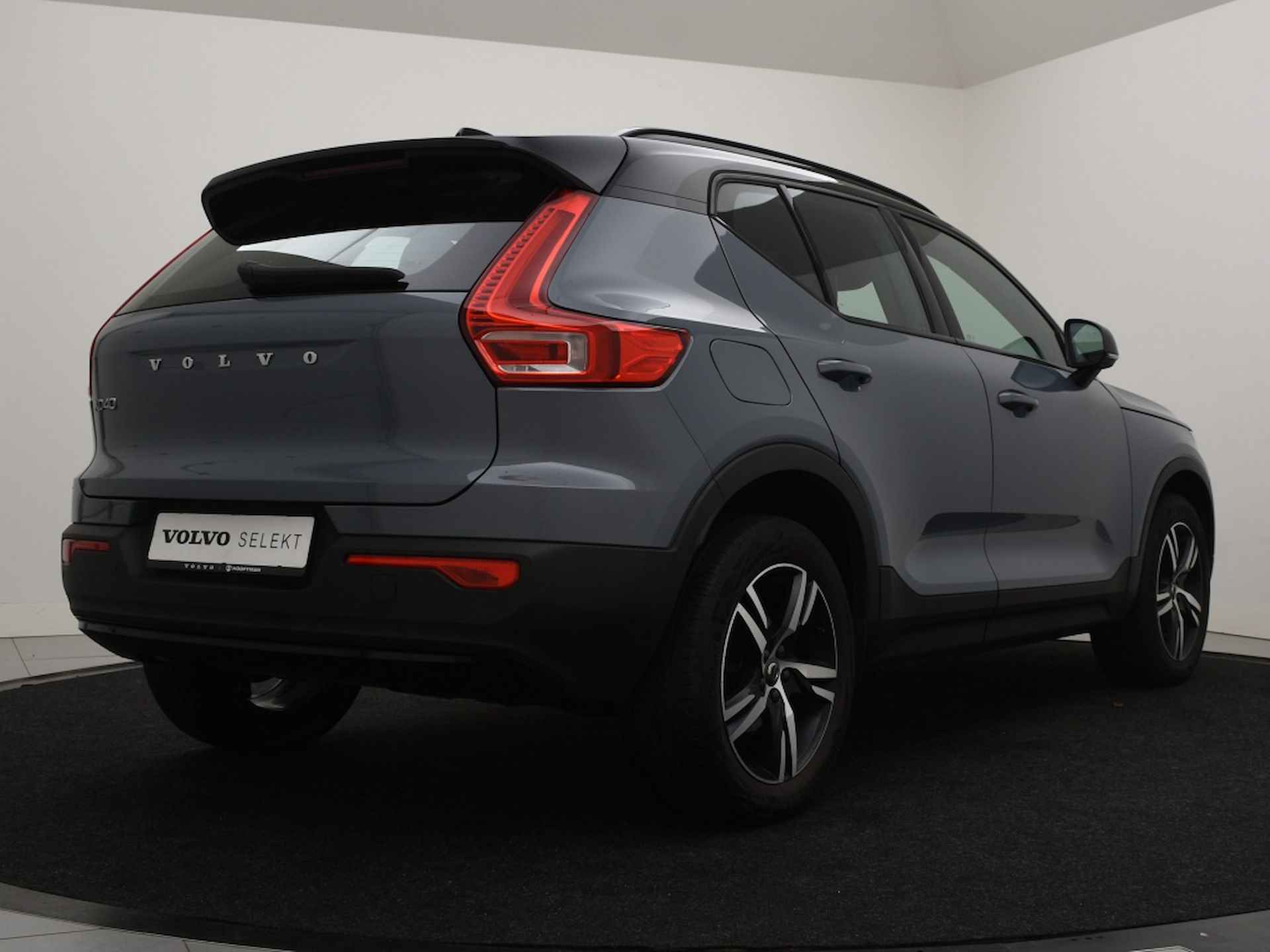 Volvo XC40 T2 AUT(8) R-DESIGN NAVI ACC PARK ASSIST BLUETOOTH STOELVERWARMIN - 3/40