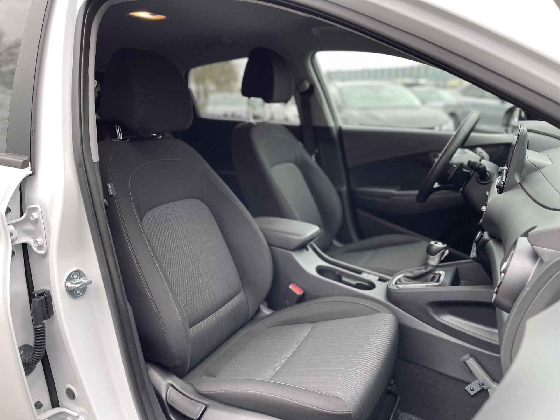 Hyundai Kona 1.6 GDI HEV Fashion | Navigatie | Camera | Apple Carplay/Android Auto | Head-Up Display | Premium Audio | Adapt. Cruise Control | Dodehoek Detectie - 11/27