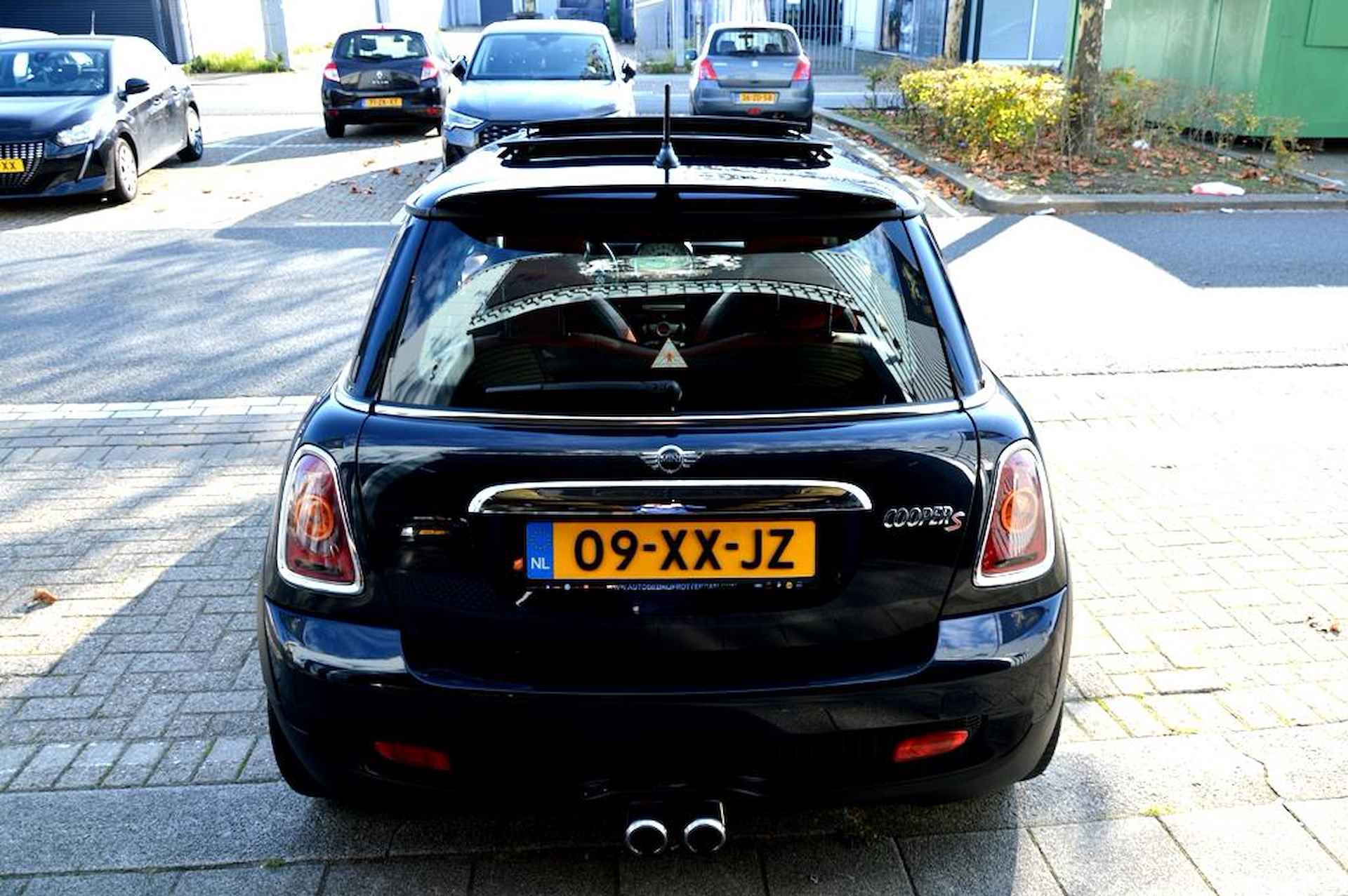 Mini Mini 1.6 Cooper S Chili 175PK ECC/LMV17/XENON/LEER/PANO - 15/51