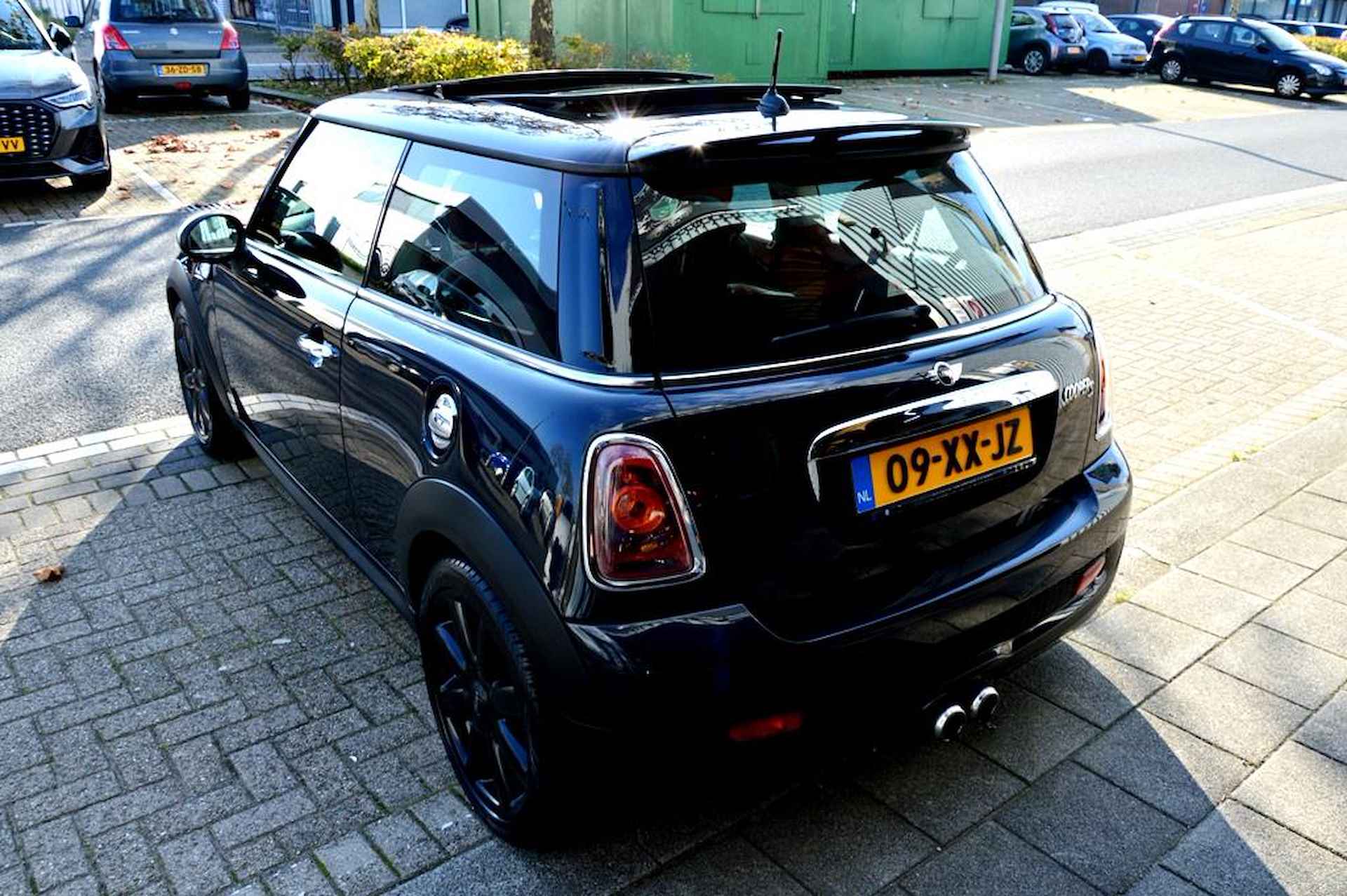 Mini Mini 1.6 Cooper S Chili 175PK ECC/LMV17/XENON/LEER/PANO - 17/51