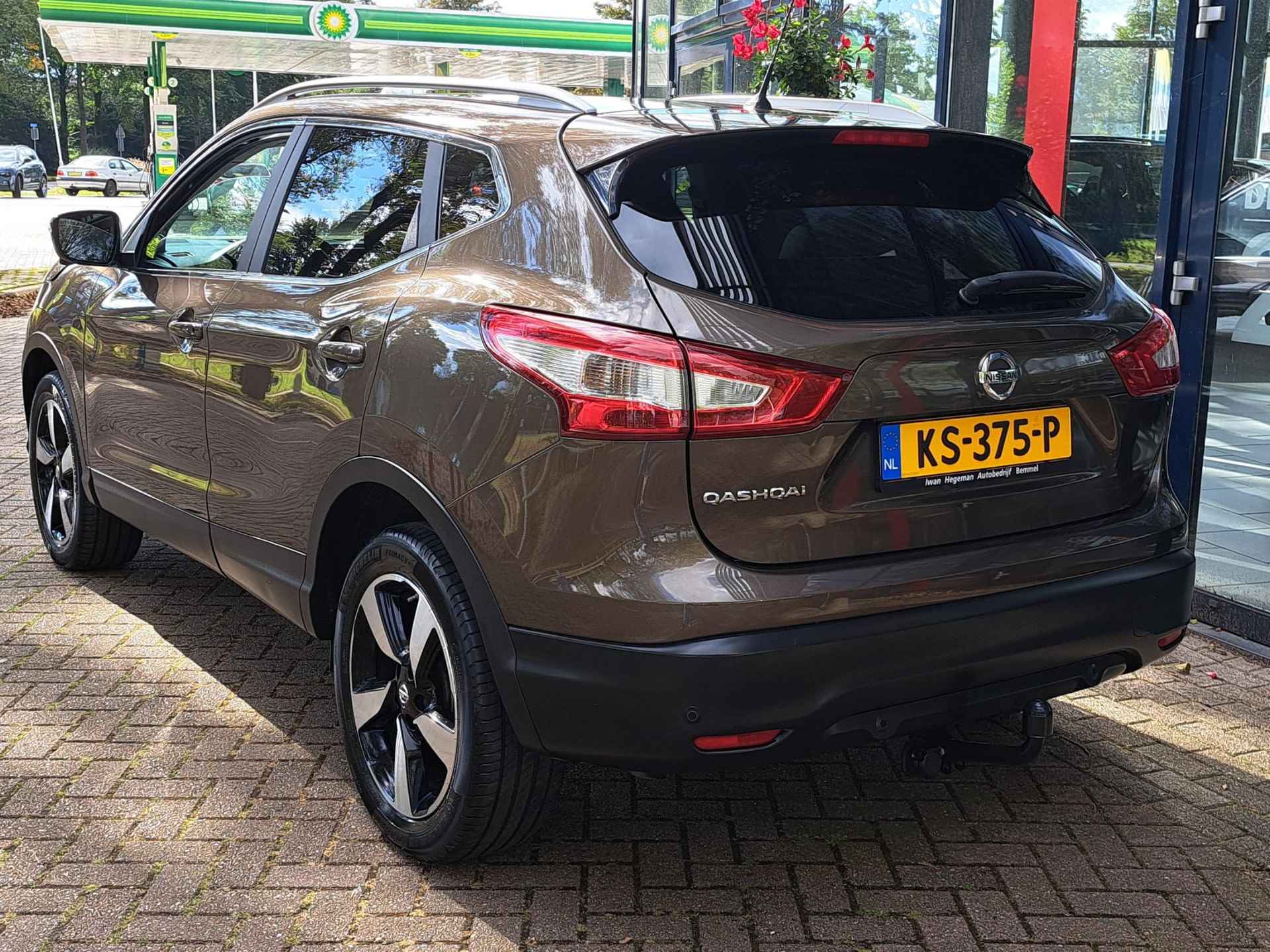 Nissan Qashqai 1.6 N-Connecta 163PK | Trekhaak | Navi | Panodak | Cruise Control | LM Velgen - 5/25