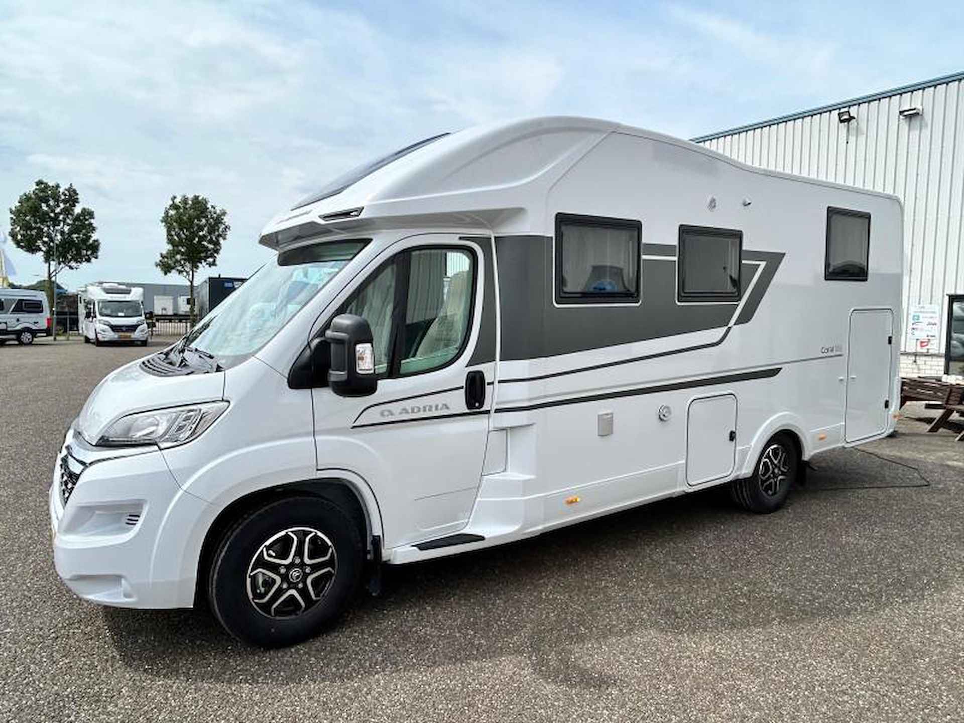 Adria Coral Axess 650 DL c.a €12.000,- korting - 5/25