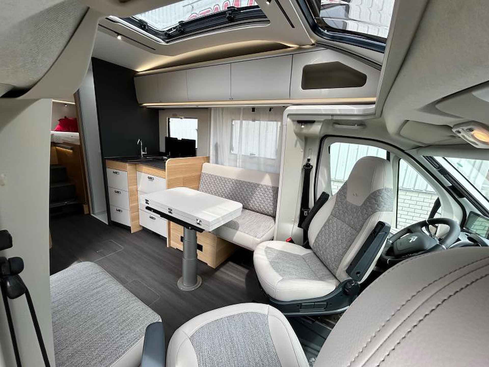 Adria Coral Axess 650 DL c.a €12.000,- korting - 10/25