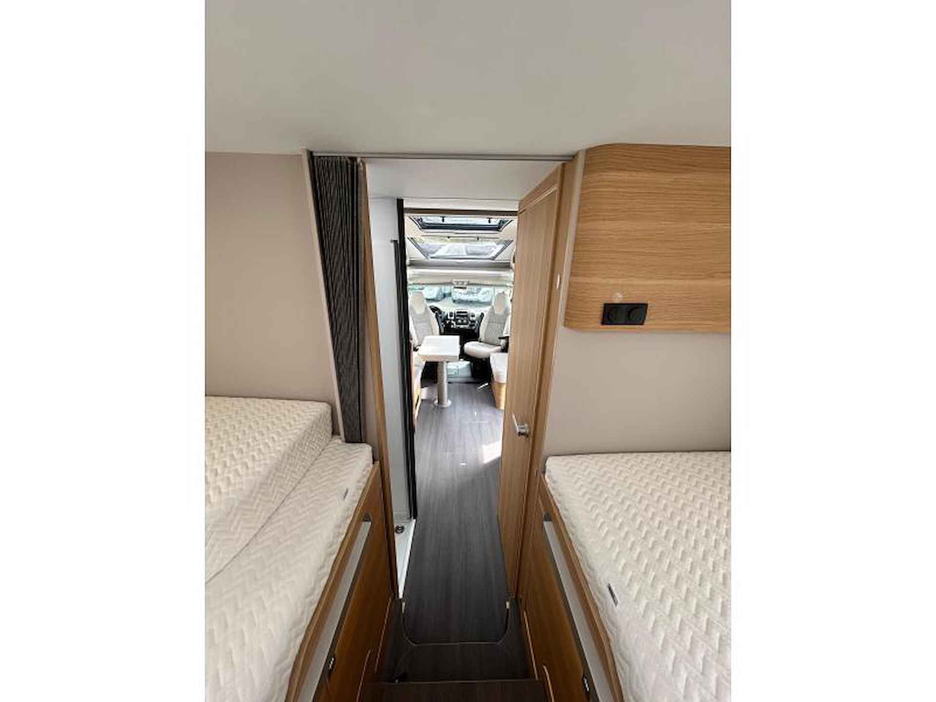 Adria Coral Axess 650 DL c.a €12.000,- korting - 19/25