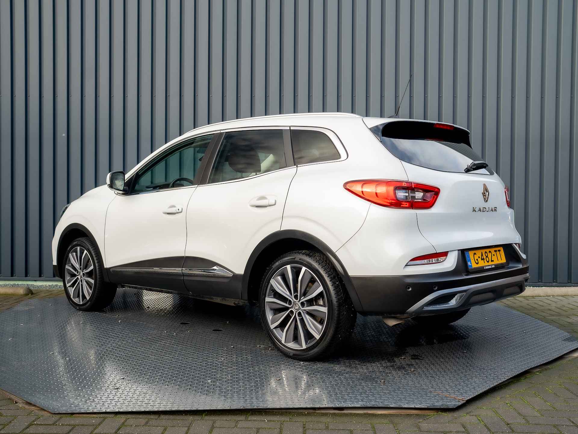 Renault Kadjar 1.3 TCe 160Pk Intens| Panodak | 19'' | Dodehoek sensoren | Bose | Prijs Rijklaar!! - 5/47