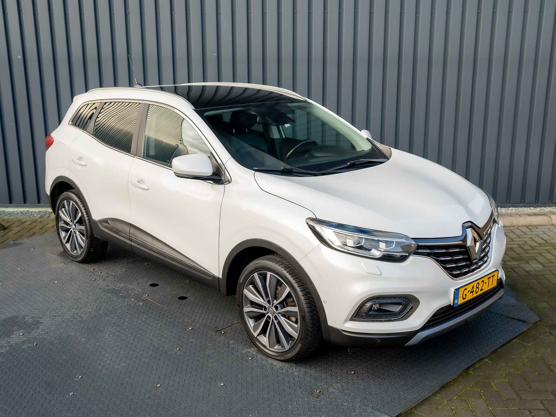 Renault Kadjar 1.3 TCe 160Pk Intens| Panodak | 19'' | Dodehoek sensoren | Bose | Prijs Rijklaar!! - 41/47