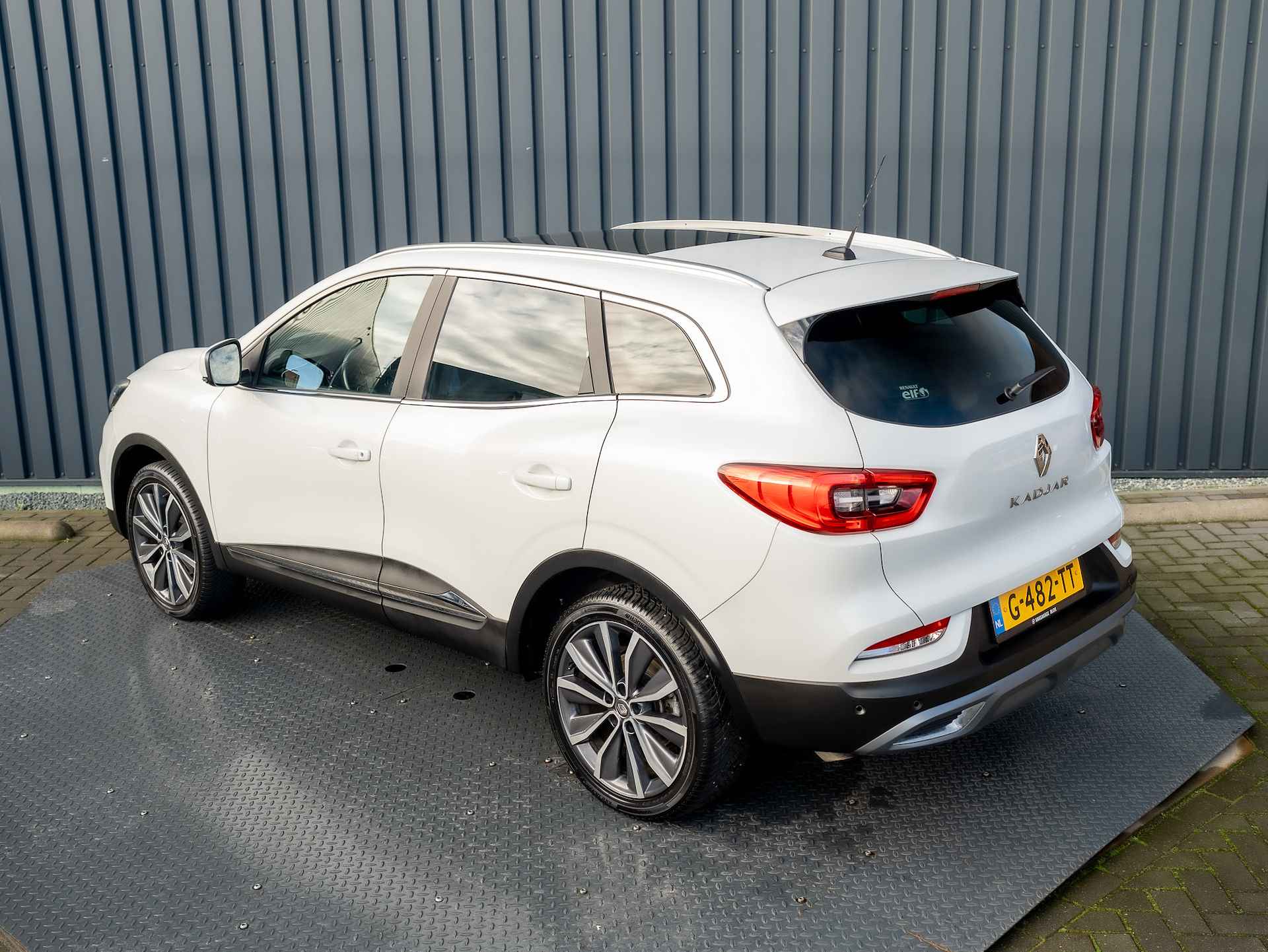 Renault Kadjar 1.3 TCe 160Pk Intens| Panodak | 19'' | Dodehoek sensoren | Bose | Prijs Rijklaar!! - 42/47