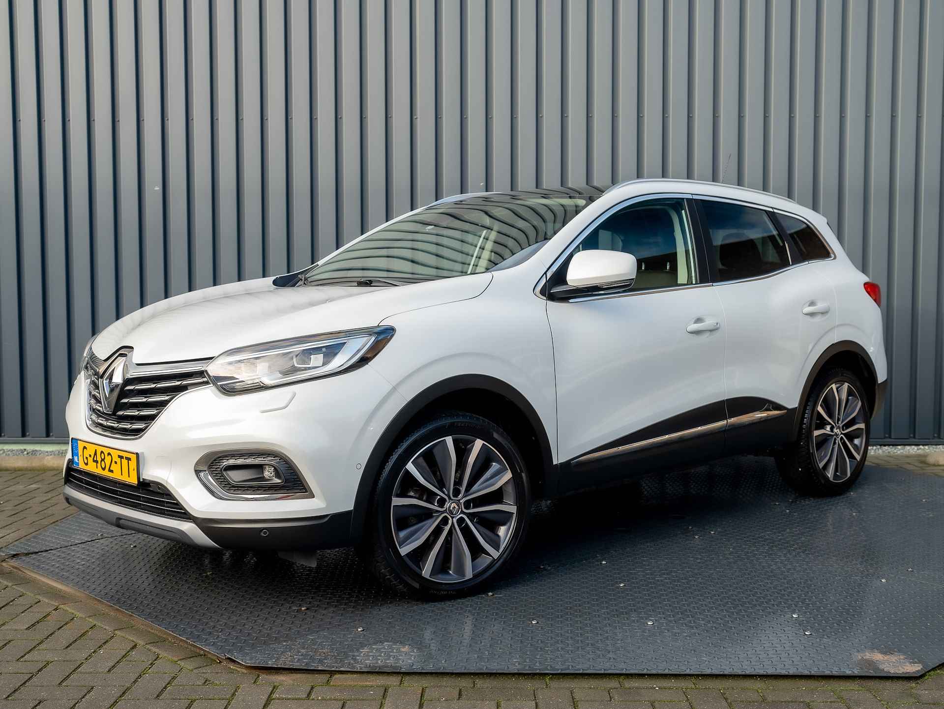 Renault Kadjar 1.3 TCe 160Pk Intens| Panodak | 19'' | Dodehoek sensoren | Bose | Prijs Rijklaar!! - 45/47