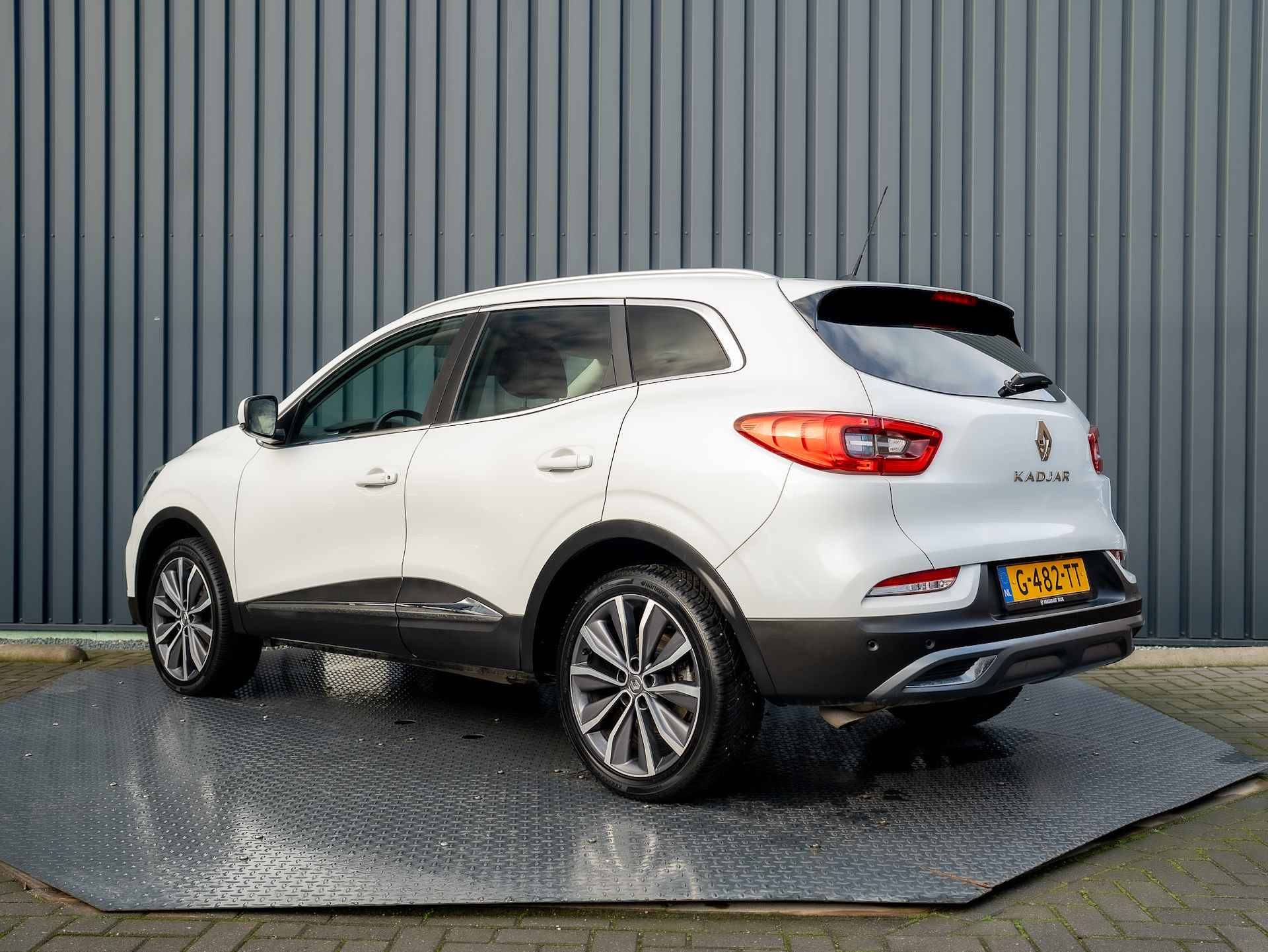 Renault Kadjar 1.3 TCe 160Pk Intens| Panodak | 19'' | Dodehoek sensoren | Bose | Prijs Rijklaar!! - 46/47