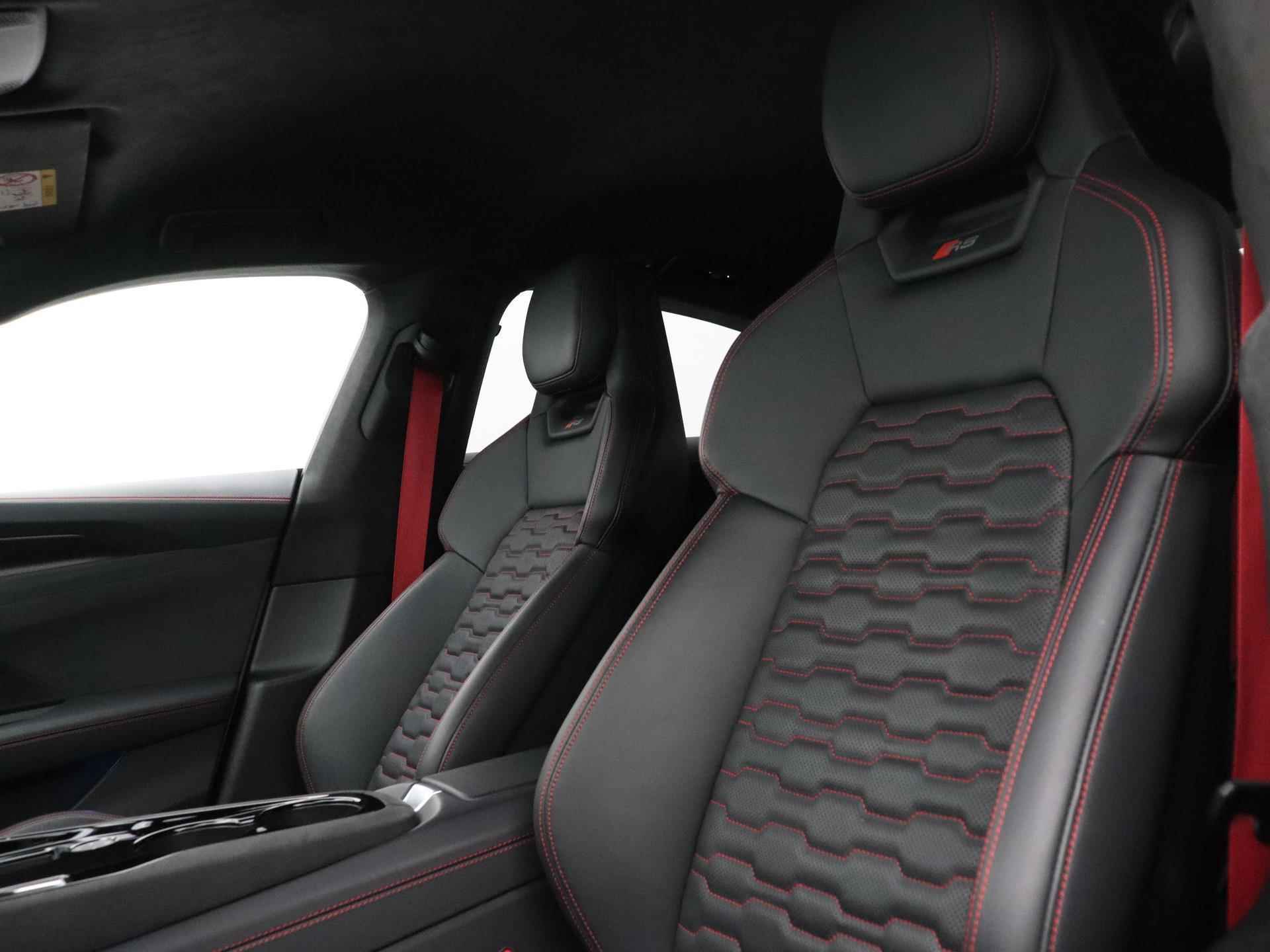 Audi e-tron GT RS | 600PK | Audi Exclusive | Suzuka Grey | Top view camera | Massage | 21' | Laser LED | Head-up | Alcantara | Carbon | Nachtzichtassistent | NP: €202.500,- | *Verlengde fabrieksgarantie - 10/51