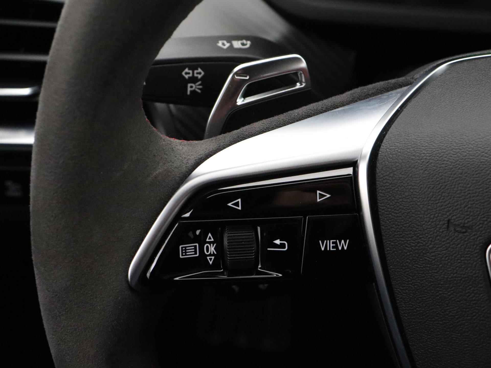 Audi e-tron GT RS | 600PK | Audi Exclusive | Suzuka Grey | Top view camera | Massage | 21' | Laser LED | Head-up | Alcantara | Carbon | Nachtzichtassistent | NP: €202.500,- | *Verlengde fabrieksgarantie - 17/51