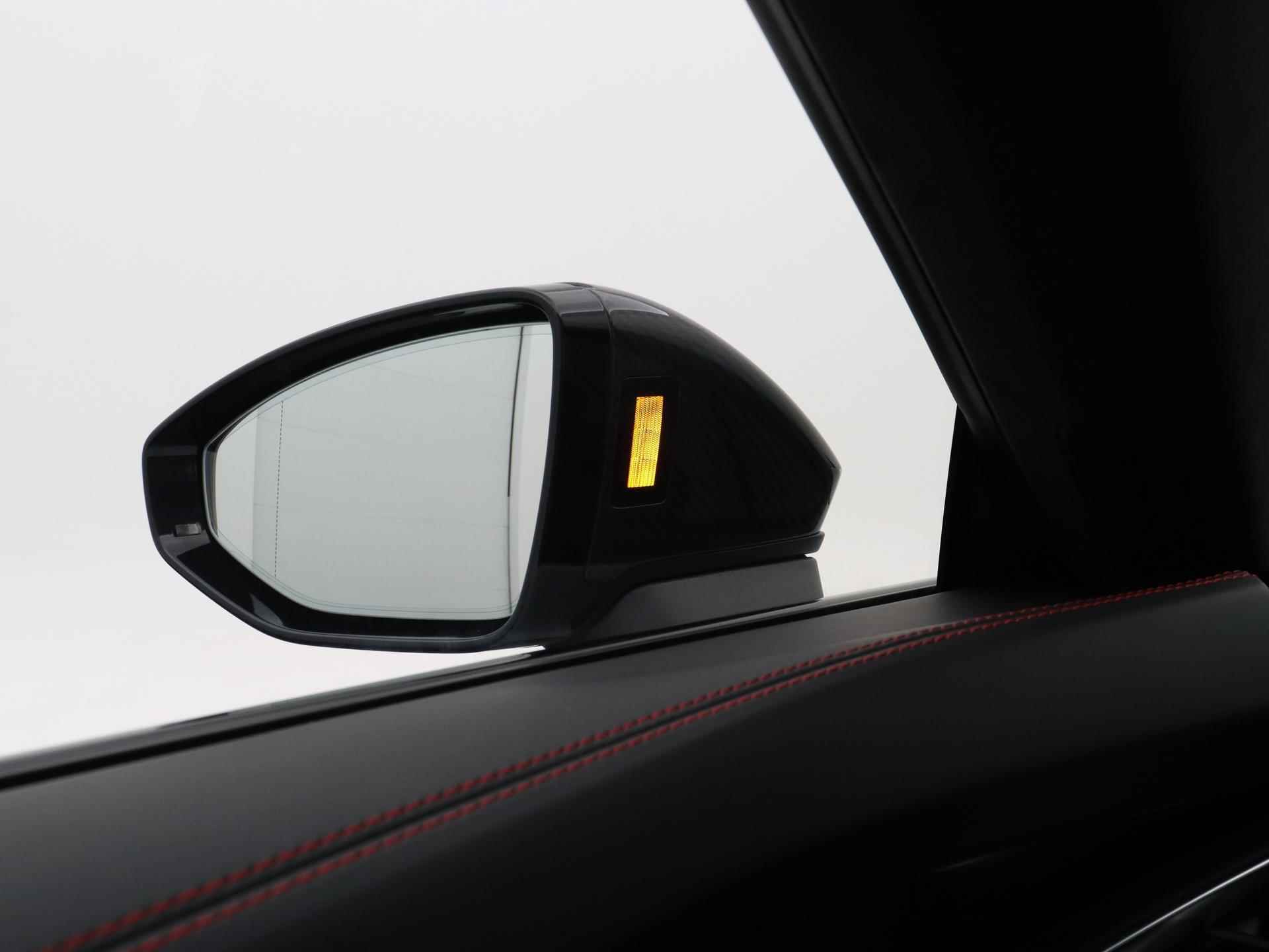Audi e-tron GT RS | 600PK | Audi Exclusive | Suzuka Grey | Top view camera | Massage | 21' | Laser LED | Head-up | Alcantara | Carbon | Nachtzichtassistent | NP: €202.500,- | *Verlengde fabrieksgarantie - 36/51