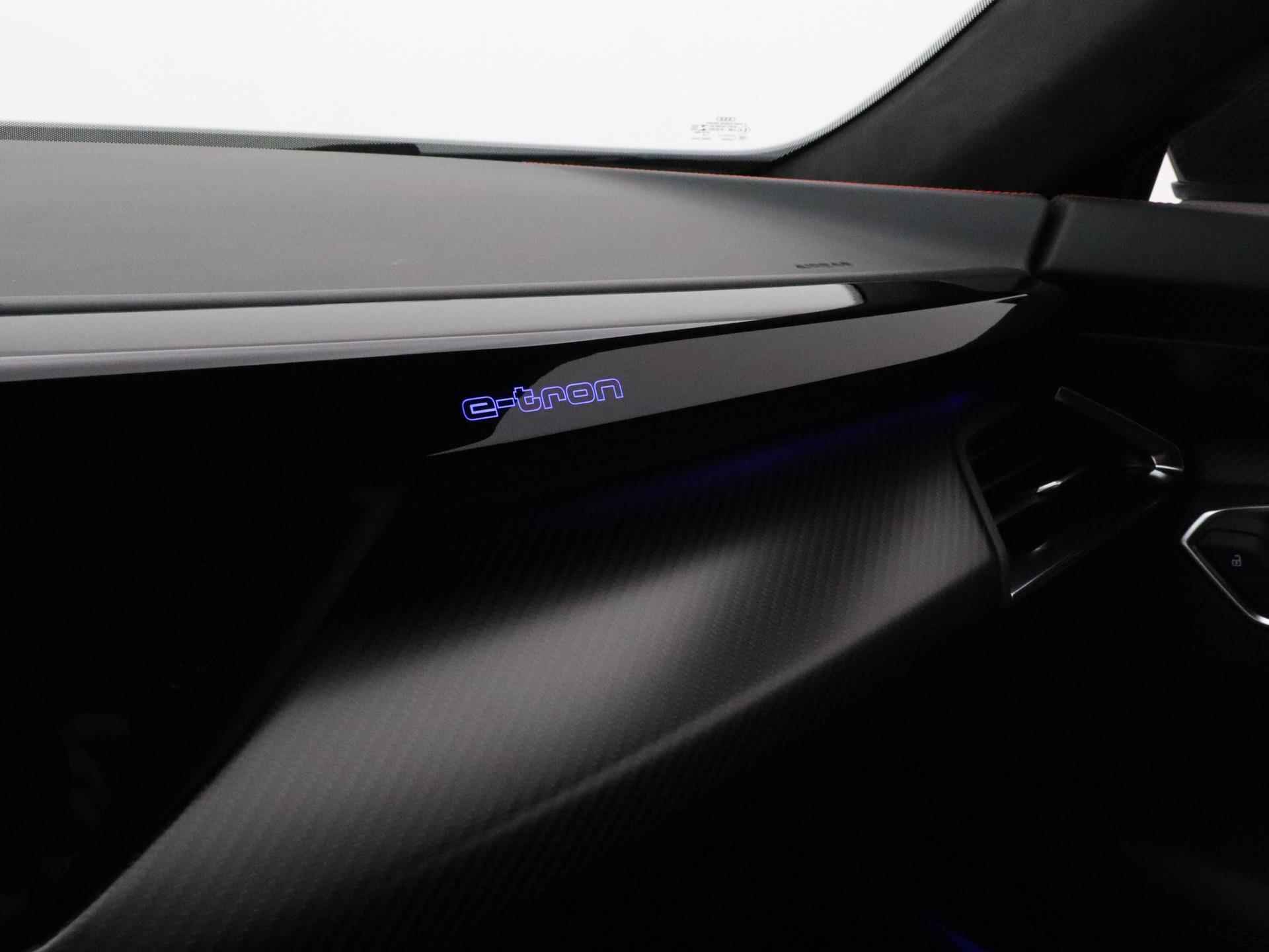 Audi e-tron GT RS | 600PK | Audi Exclusive | Suzuka Grey | Top view camera | Massage | 21' | Laser LED | Head-up | Alcantara | Carbon | Nachtzichtassistent | NP: €202.500,- | *Verlengde fabrieksgarantie - 41/51