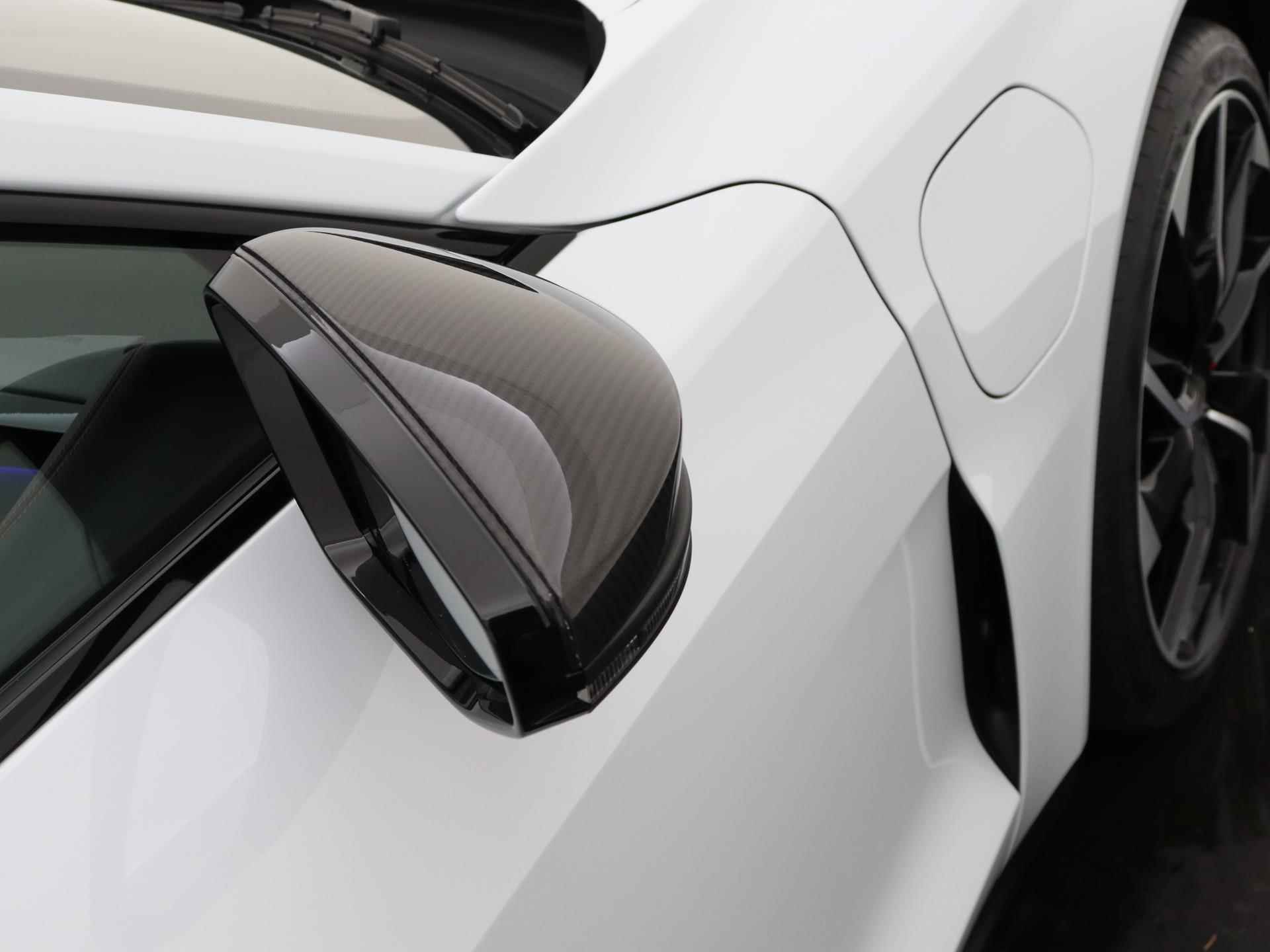 Audi e-tron GT RS | 600PK | Audi Exclusive | Suzuka Grey | Top view camera | Massage | 21' | Laser LED | Head-up | Alcantara | Carbon | Nachtzichtassistent | NP: €202.500,- | *Verlengde fabrieksgarantie - 48/51