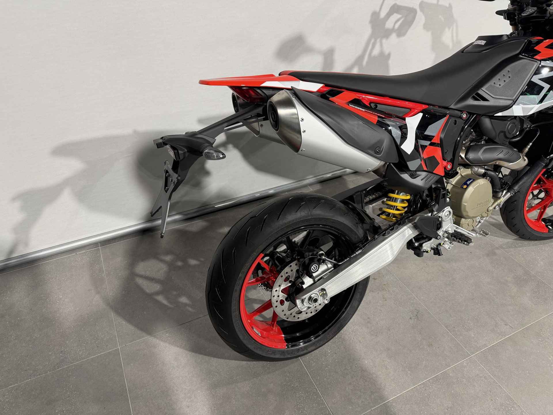 Ducati HYPERMOTARD 698 RVE - 7/9