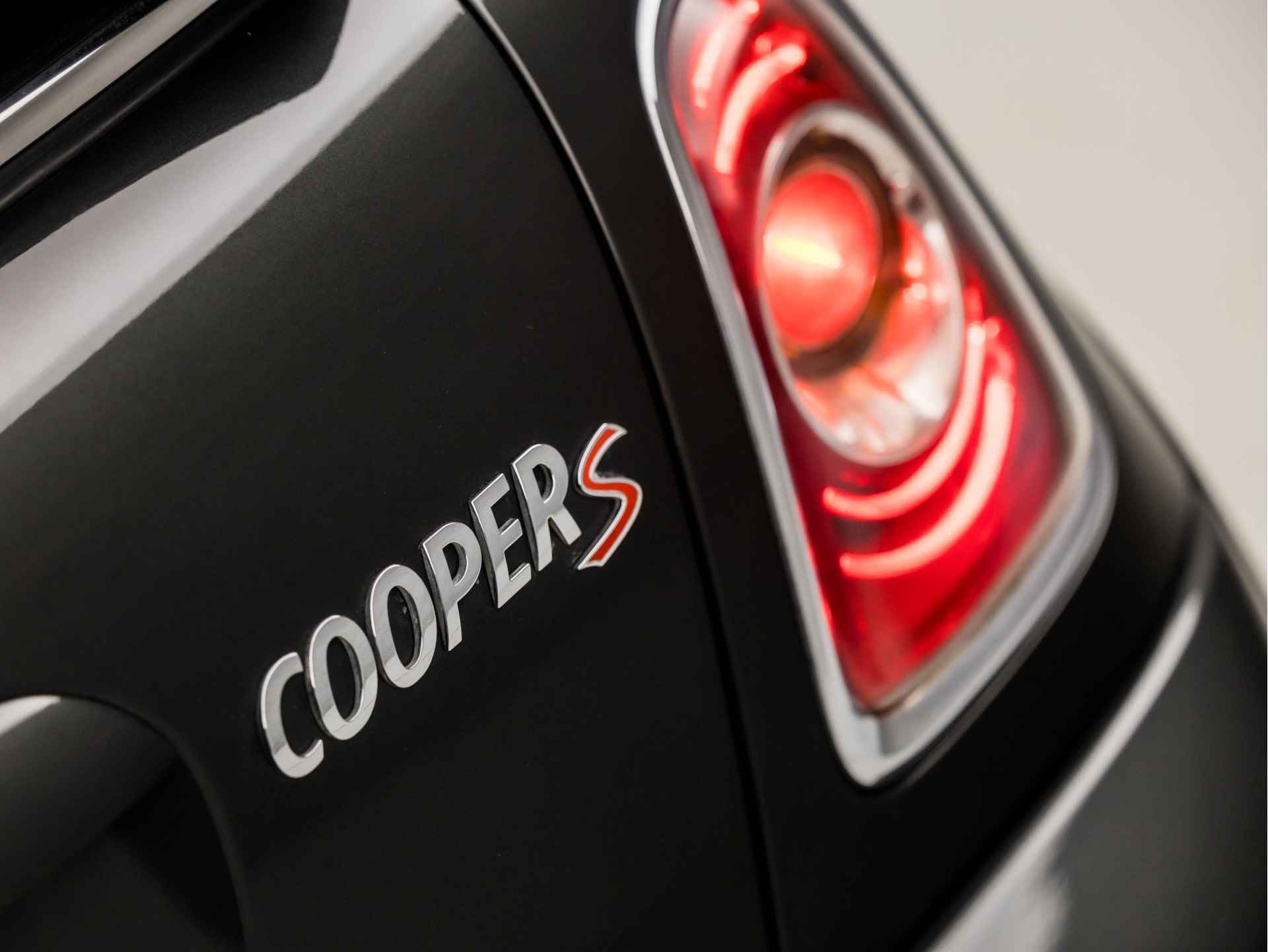 MINI Cabrio 1.6 Cooper S Westminster Black Edition 184Pk (LEDEREN SPORTSTOELEN, XENON, HARMAN/KARDON, ZWART HEMEL, CRUISE, ELEK RAMEN, NIEUWSTAAT) - 28/38