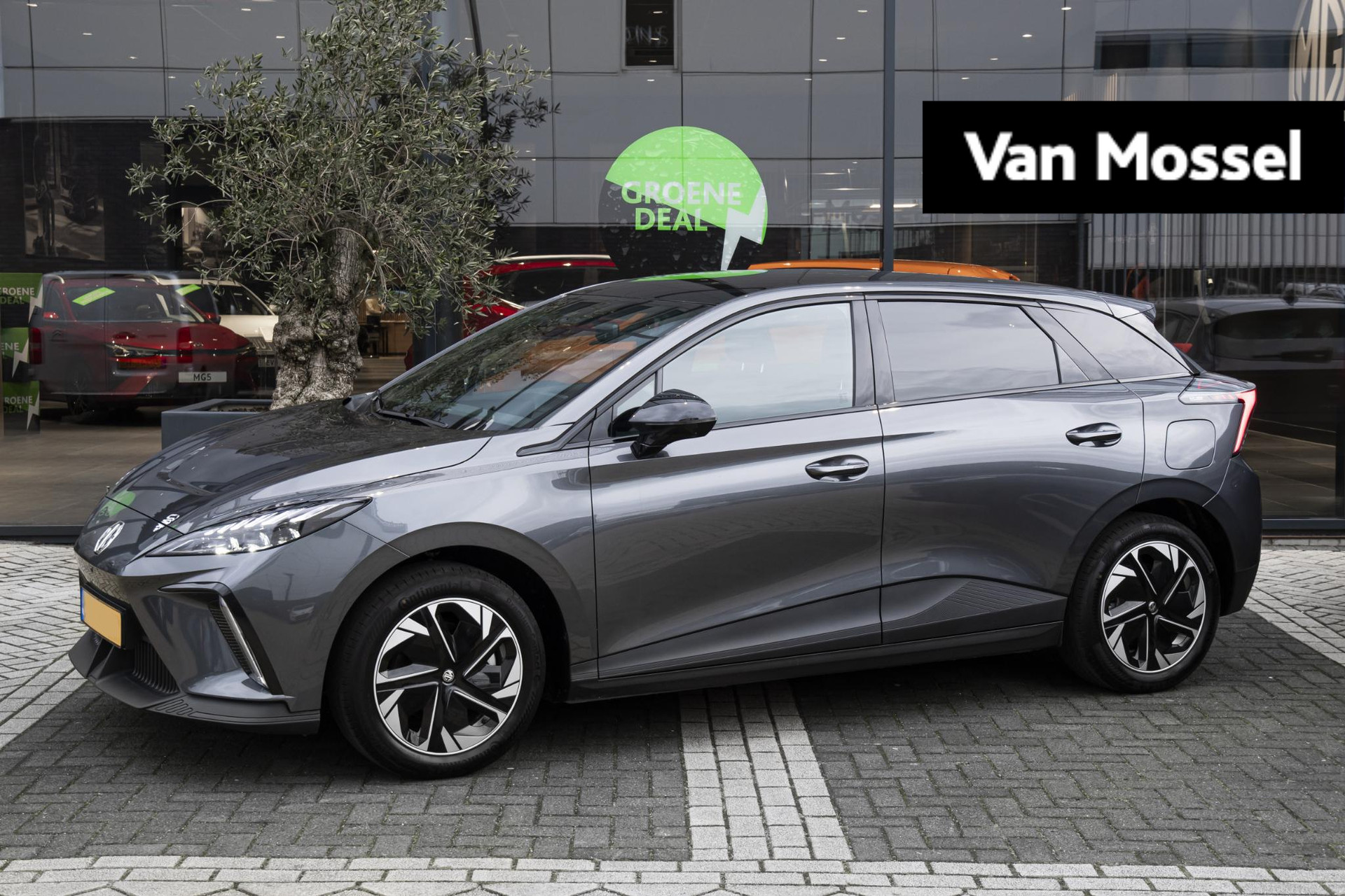 MG 4 Luxury 64 kWh 435 KM WLTP | Navi | Warmtepomp | 360 Camera | Stoel+ Stuurverwarming |