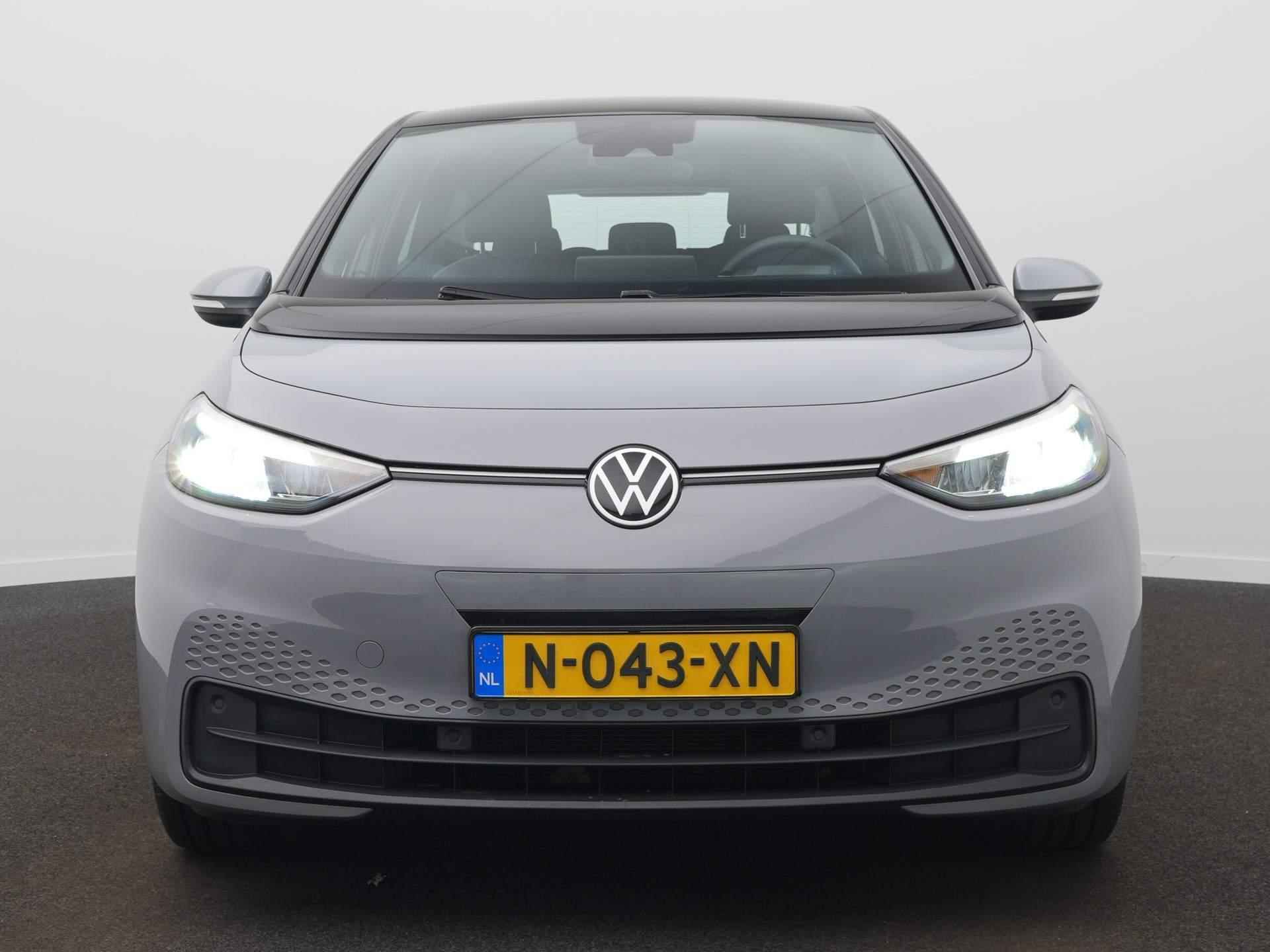 Volkswagen ID.3 Pure 45 kWh / Adap. Cruise / Navi / LED - 2/48