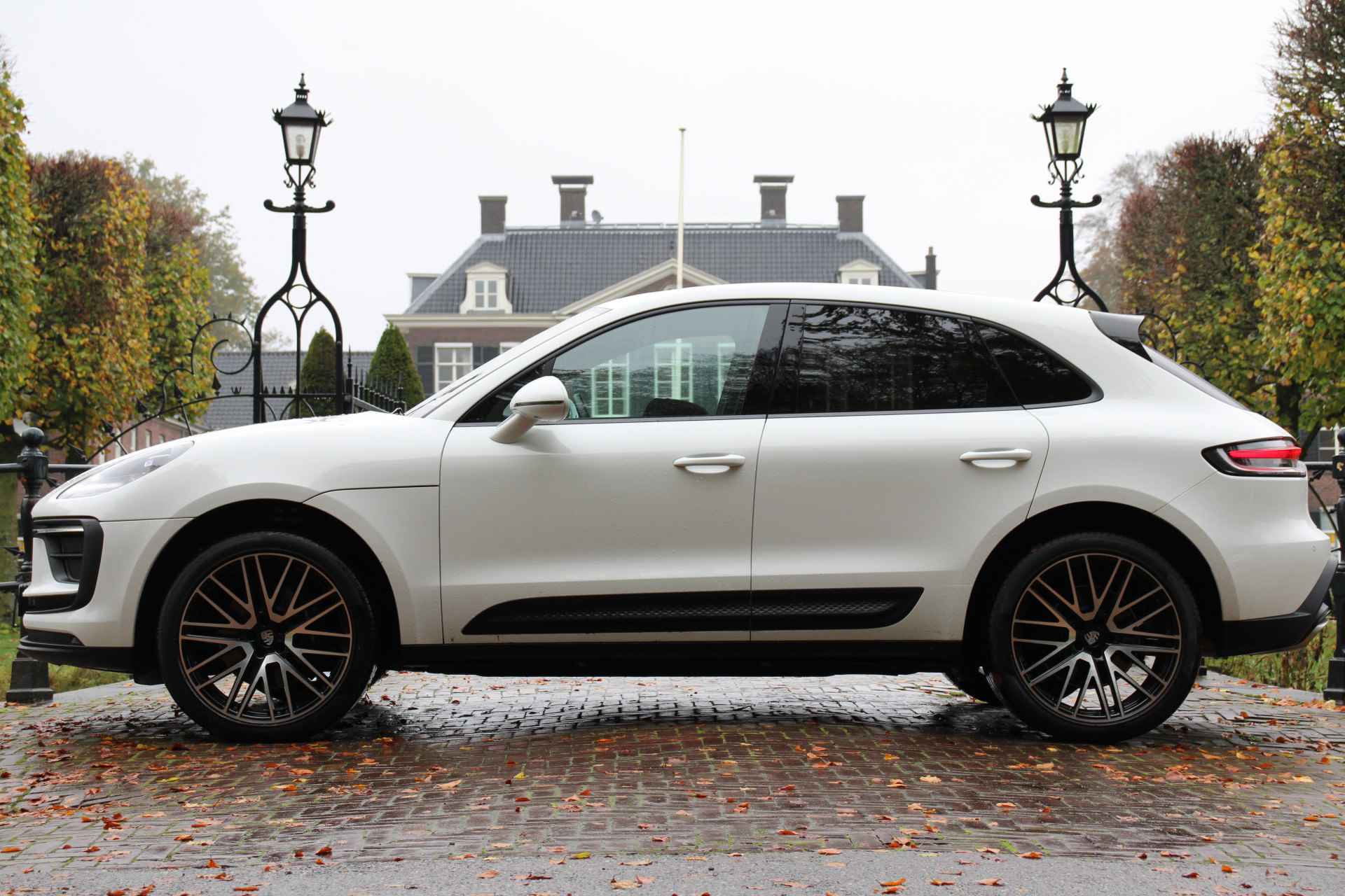 Porsche Macan 2.0 T | SPORTCHRONO | 21" 911 TURBO DESIGN VELGEN | LEDER | MEMORY SEATS | STOELVERWARMING | APPLE CARPLAY & ANDROUD AUTO | CAME - 2/39