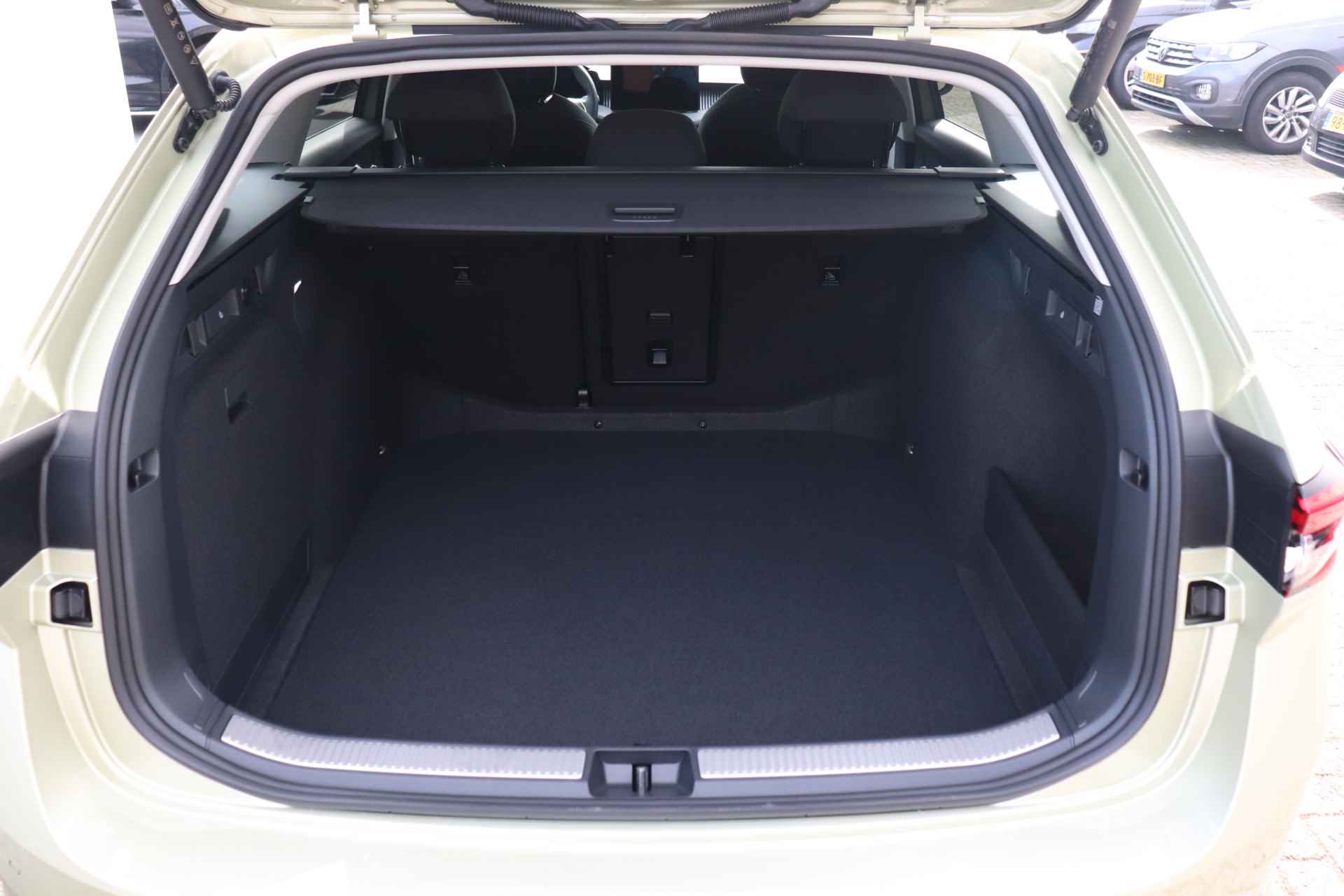 Škoda Superb Combi 1.5 TSI 150pk MHEV DSG First Edition | Elektrische achterklep | Stoelverwarming & massage | Adaptieve cruise control | Camera | Virtual cockpit - 10/48