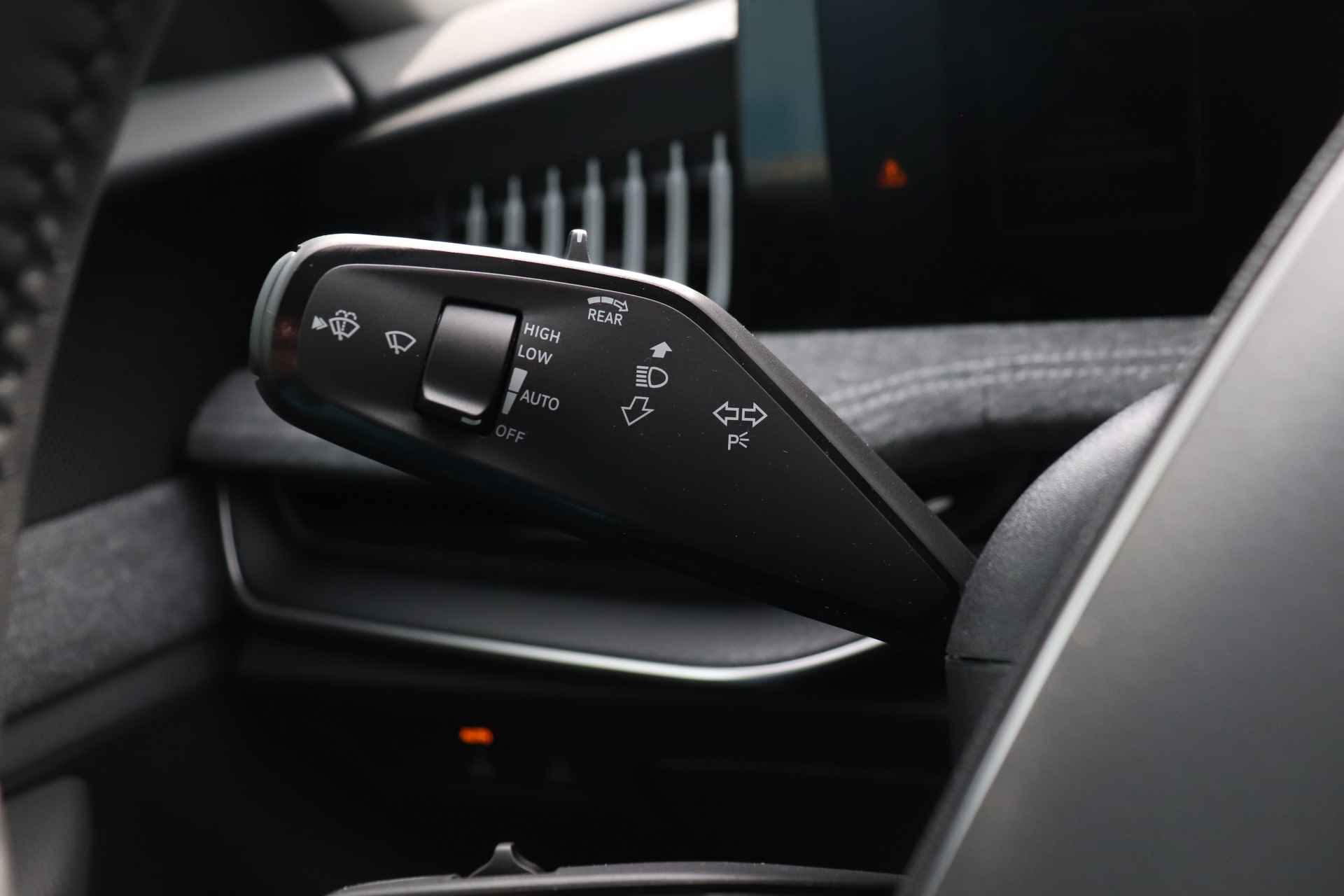 Škoda Superb Combi 1.5 TSI 150pk MHEV DSG First Edition | Elektrische achterklep | Stoelverwarming & massage | Adaptieve cruise control | Camera | Virtual cockpit - 19/48