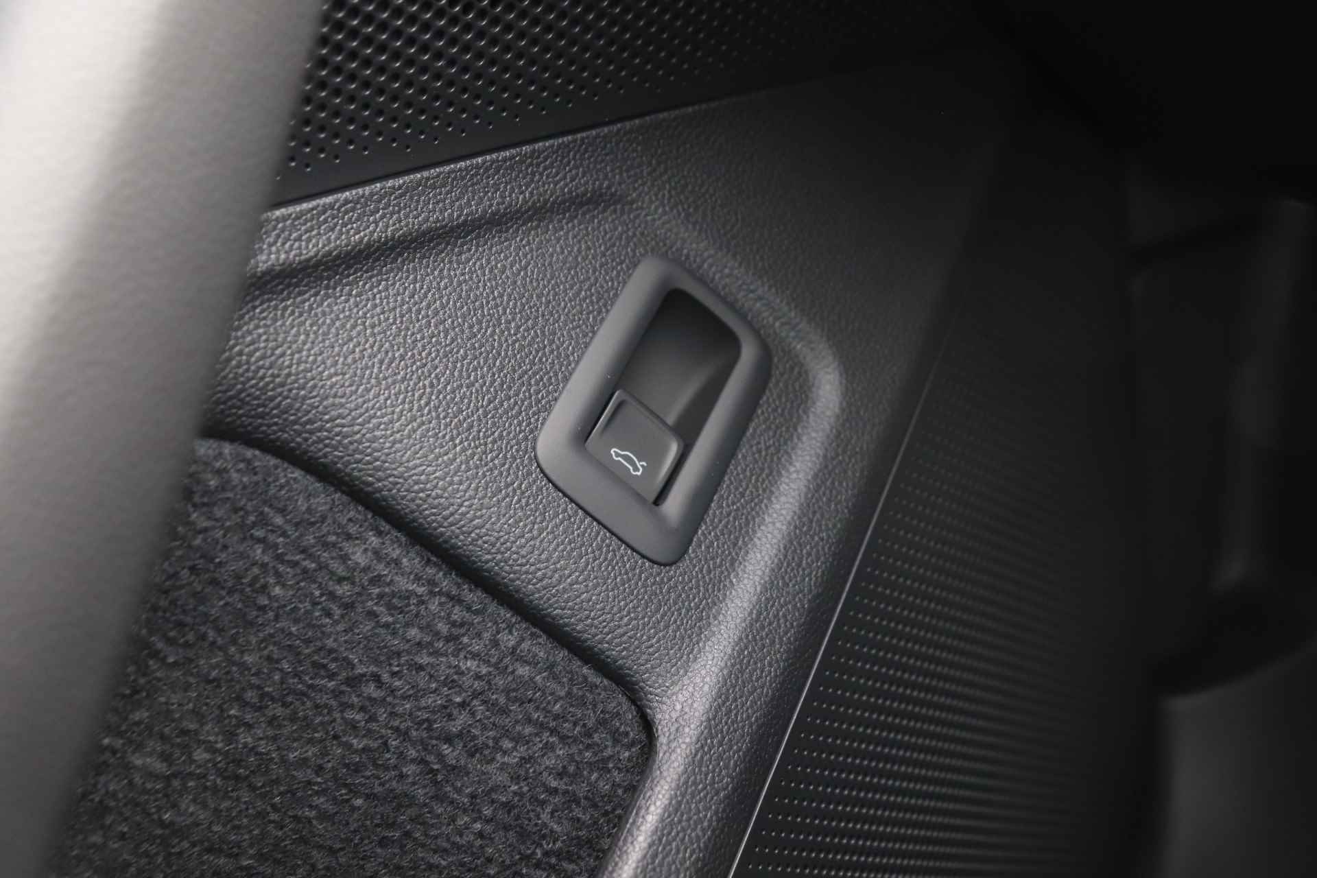 Škoda Superb Combi 1.5 TSI 150pk MHEV DSG First Edition | Elektrische achterklep | Stoelverwarming & massage | Adaptieve cruise control | Camera | Virtual cockpit - 34/48