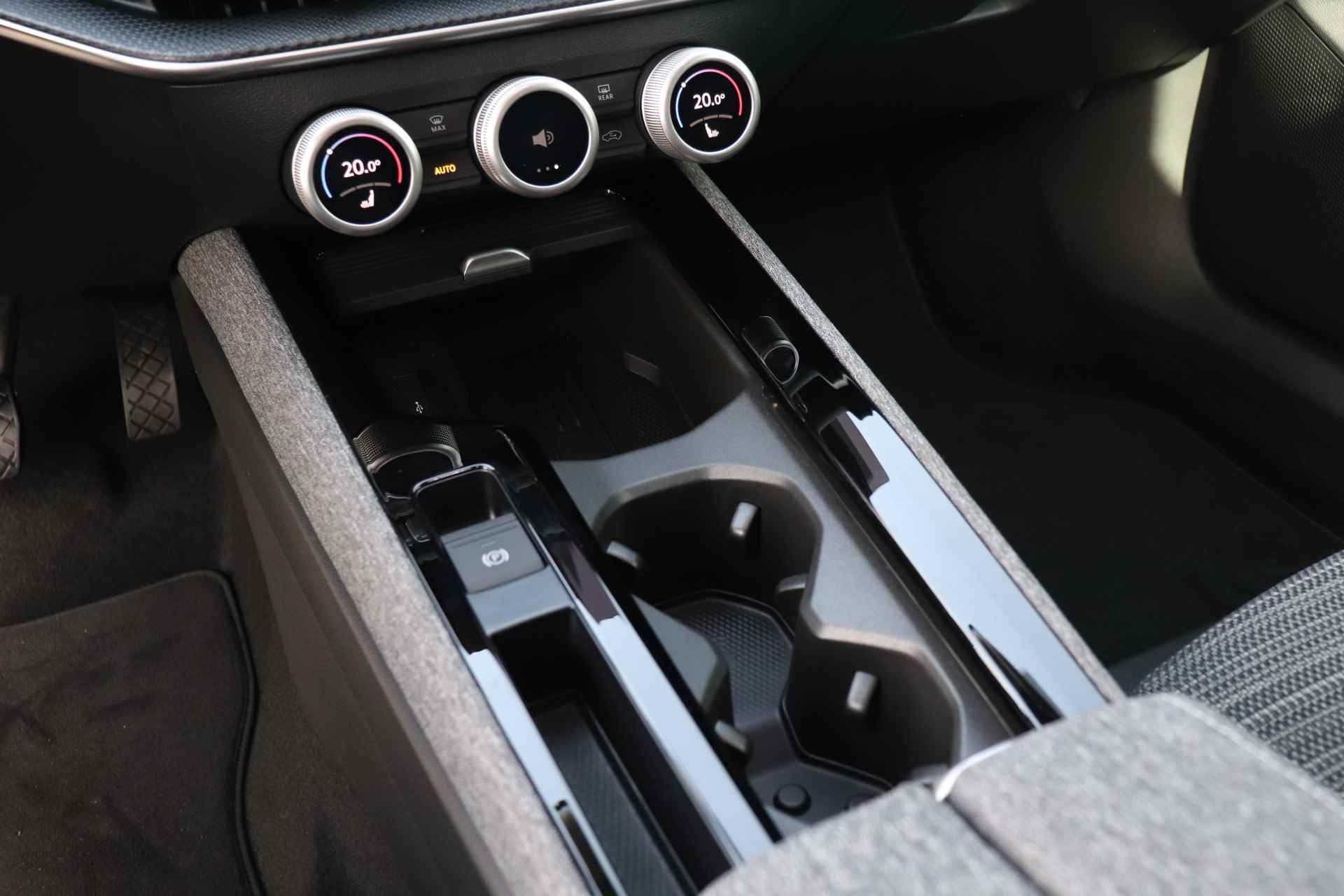 Škoda Superb Combi 1.5 TSI 150pk MHEV DSG First Edition | Elektrische achterklep | Stoelverwarming & massage | Adaptieve cruise control | Camera | Virtual cockpit - 35/48