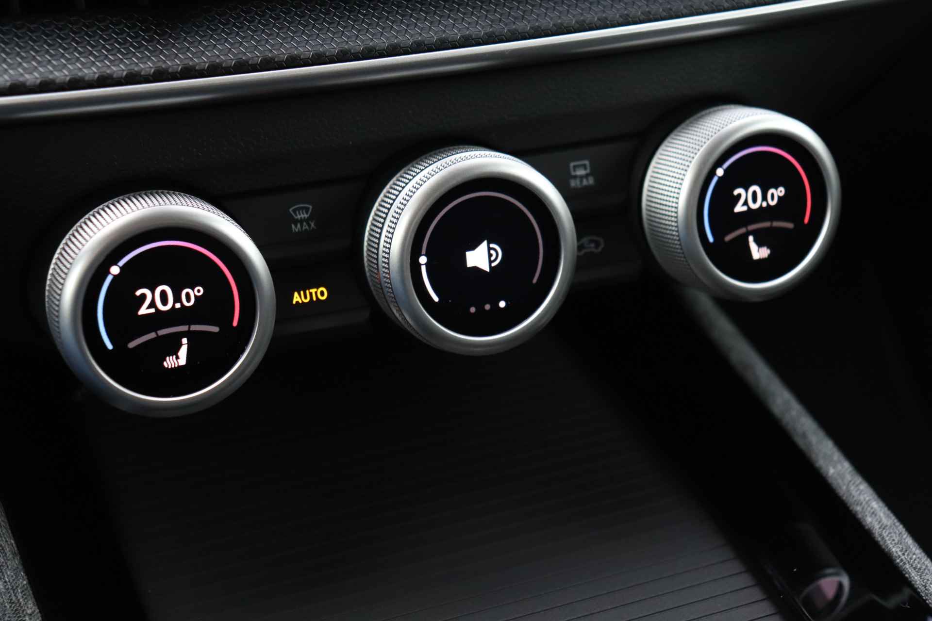 Škoda Superb Combi 1.5 TSI 150pk MHEV DSG First Edition | Elektrische achterklep | Stoelverwarming & massage | Adaptieve cruise control | Camera | Virtual cockpit - 37/48