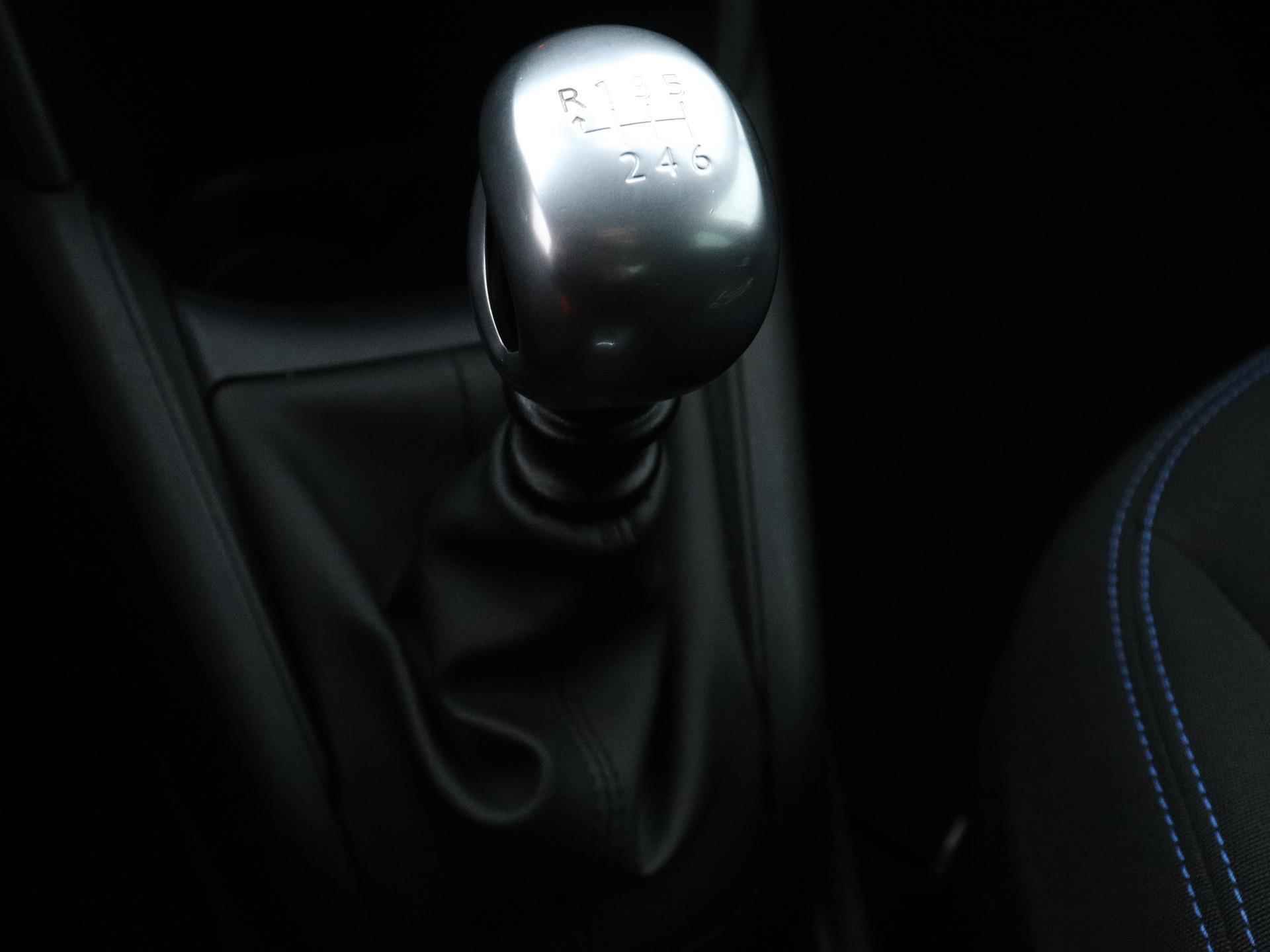 Peugeot 208 Signature 110pk  | Navigatie | Airco | Cruise Control | Licht Metalen Velgen 16"| Parkeersensoren Achter - 29/34
