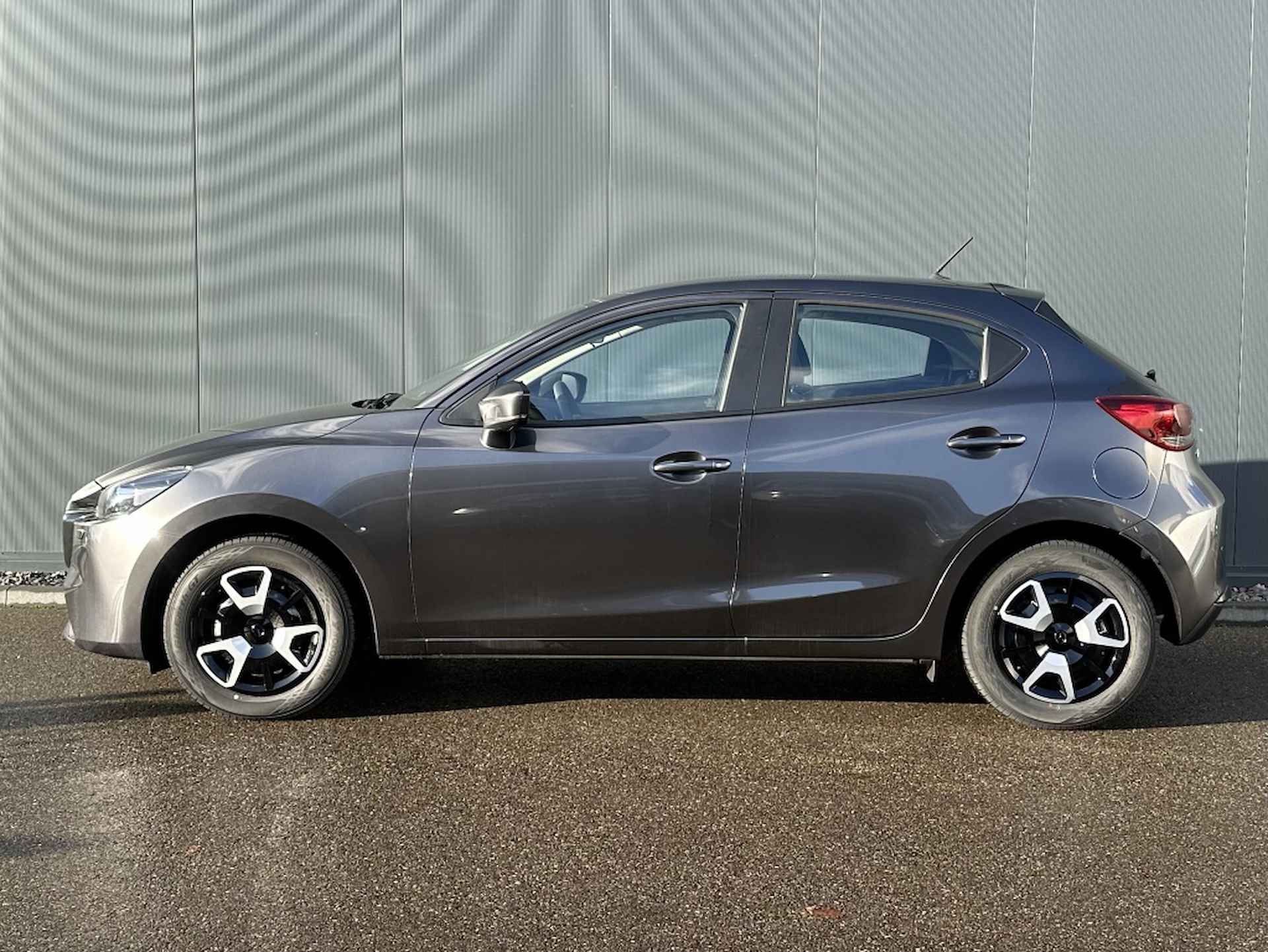 Mazda 2 1.5 e-SkyActiv-G Centre Line C&C Pack - 8/12