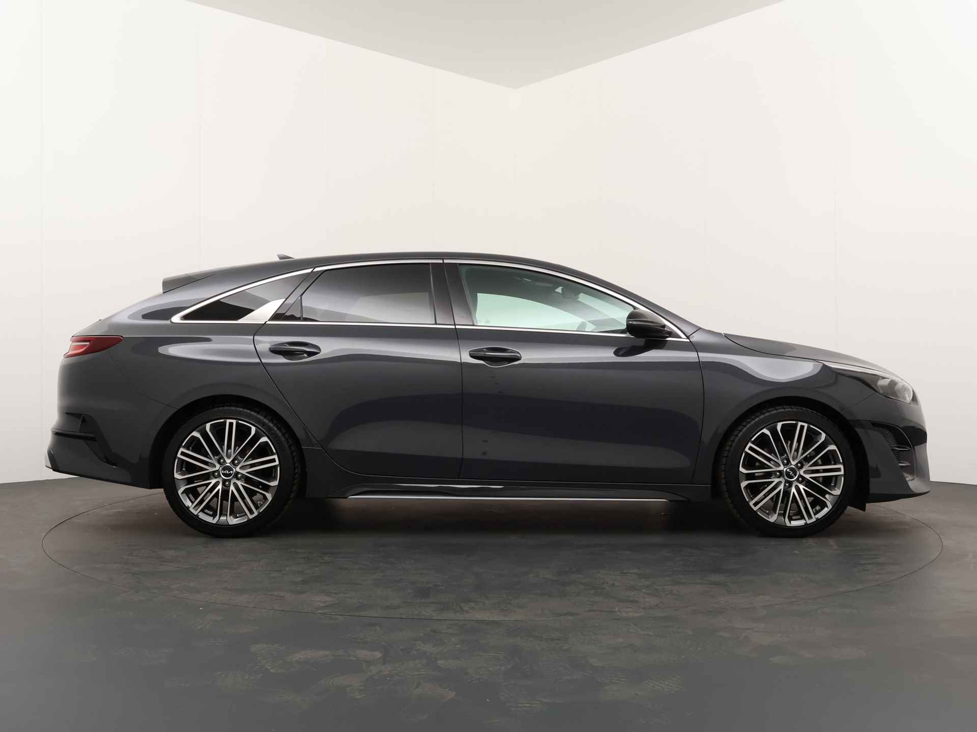 Kia ProCeed 1.5 T-GDi GT-PlusLine - JBL Audio - Apple CarPlay/Android Auto - Stoel en stuurwiel verwarming - Led Koplampen - Adaptieve Cruise Control - Fabrieksgarantie Tot 2030 - 9/49