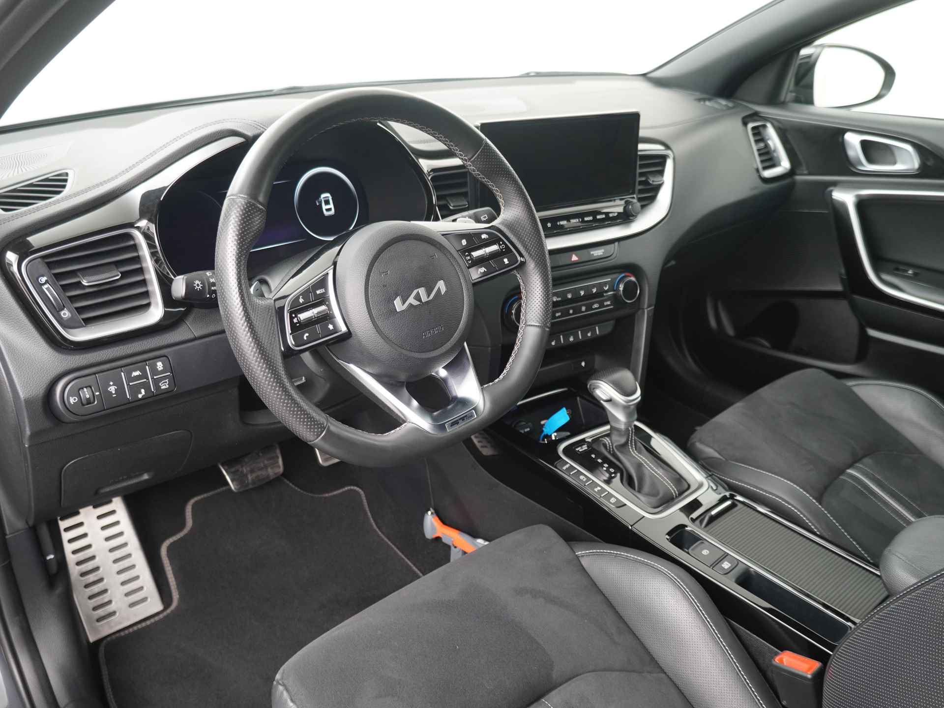 Kia ProCeed 1.5 T-GDi GT-PlusLine - JBL Audio - Apple CarPlay/Android Auto - Stoel en stuurwiel verwarming - Led Koplampen - Adaptieve Cruise Control - Fabrieksgarantie Tot 2030 - 17/49