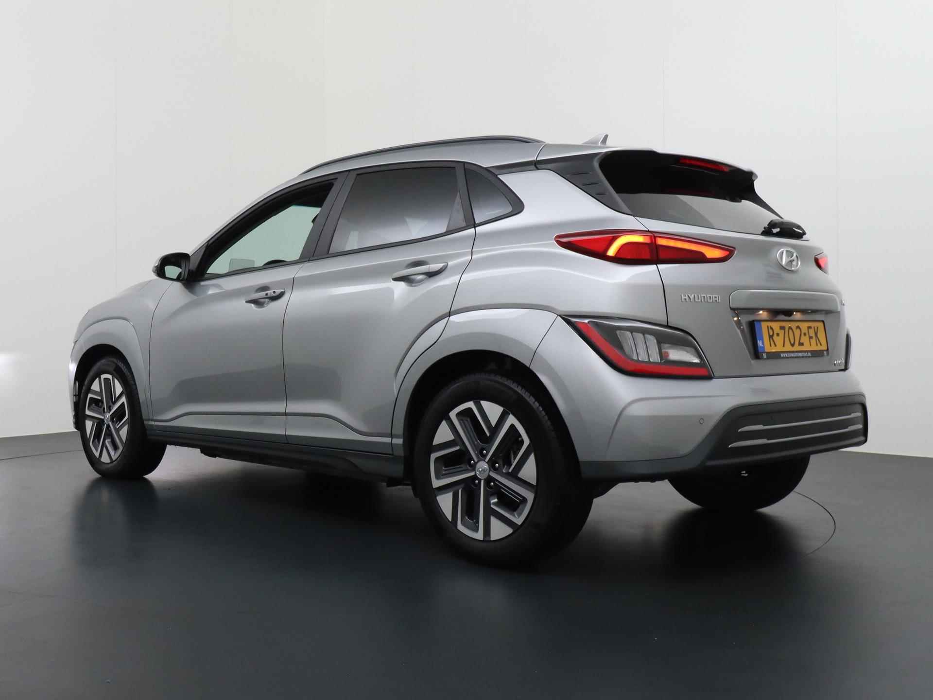 Hyundai KONA EV Premium 64 kWh VAN 31.900 VOOR 29.770 EINDEJAARSVOORDEEL 2.130 ORIG. NL. NAP KM. | HYUNDAI GARANTIE T/M 8-2027 - 6/44