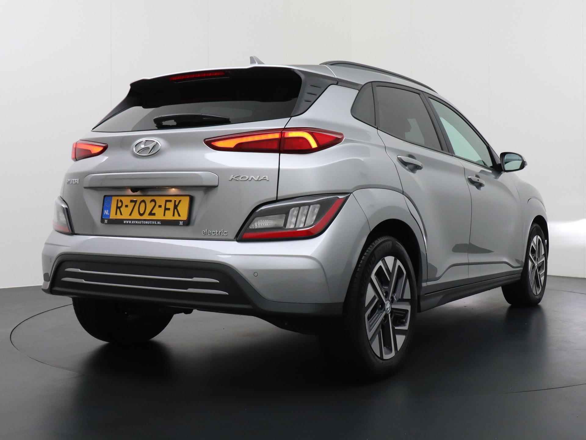 Hyundai KONA EV Premium 64 kWh VAN 31.900 VOOR 29.770 EINDEJAARSVOORDEEL 2.130 ORIG. NL. NAP KM. | HYUNDAI GARANTIE T/M 8-2027 - 8/44