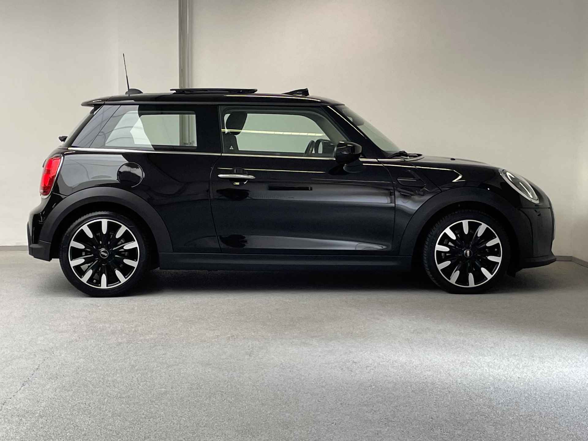 Mini Mini 1.5 Cooper Business Edition | ORG.NL | PANO | CAMERA | CARPLAY | - 11/38