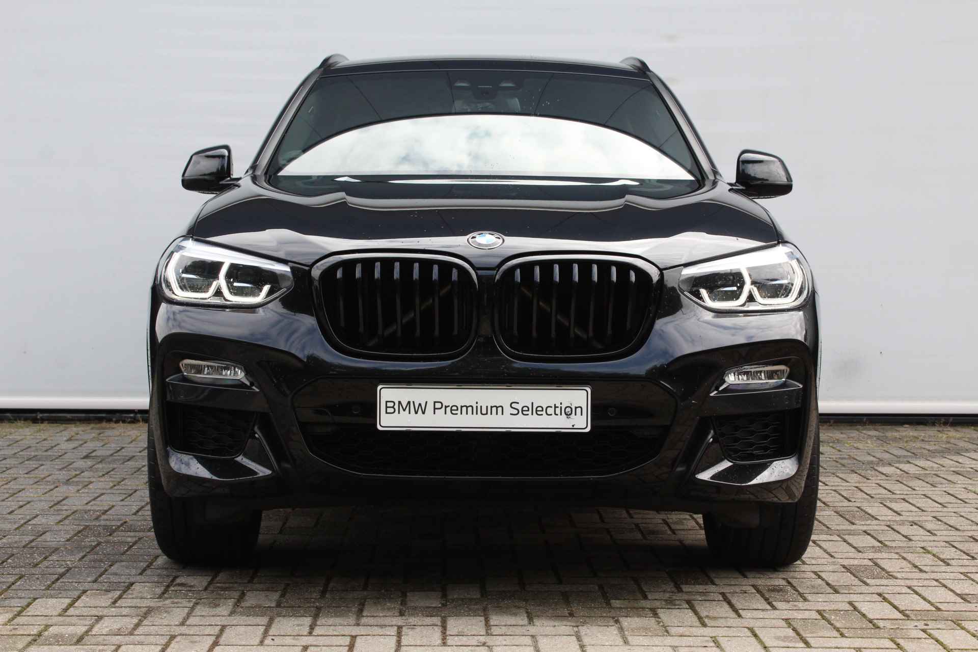 BMW X3 xDrive20i High Executive M Sport Automaat / Sportstoelen / Stoelverwarming / Adaptieve LED / Parking Assistant / Navigatie Professional / Getint glas achter - 10/28